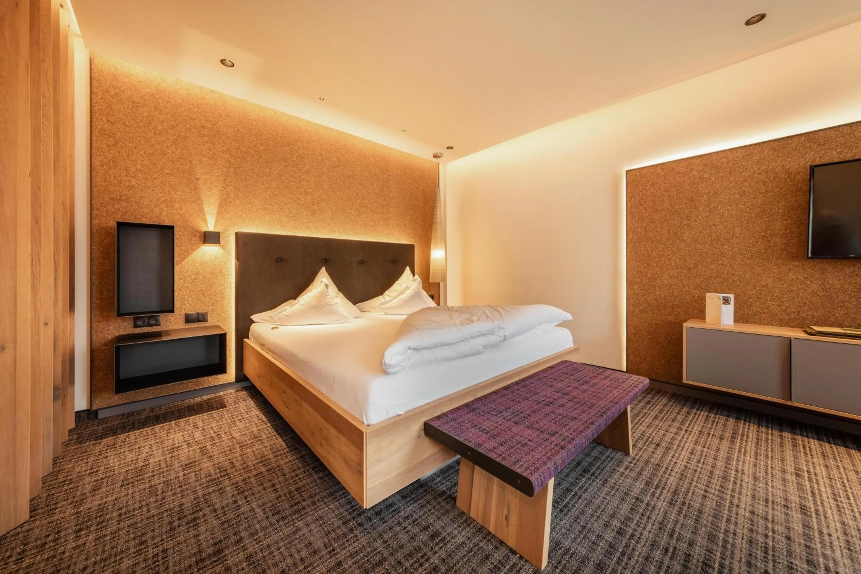 Bed in Kräuterhotel Hochzillertal