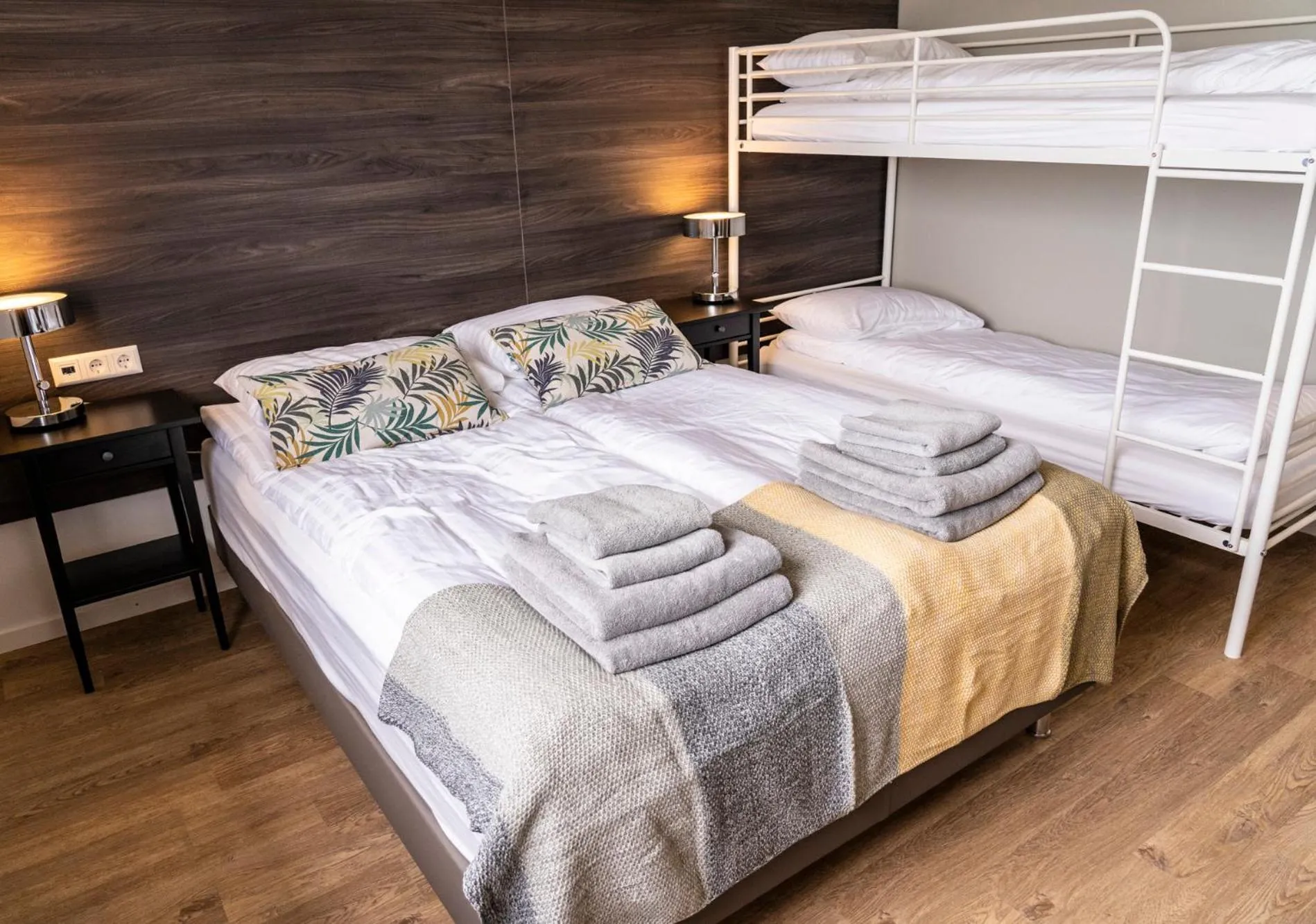 Family, Bed in Black Beach Guesthouse