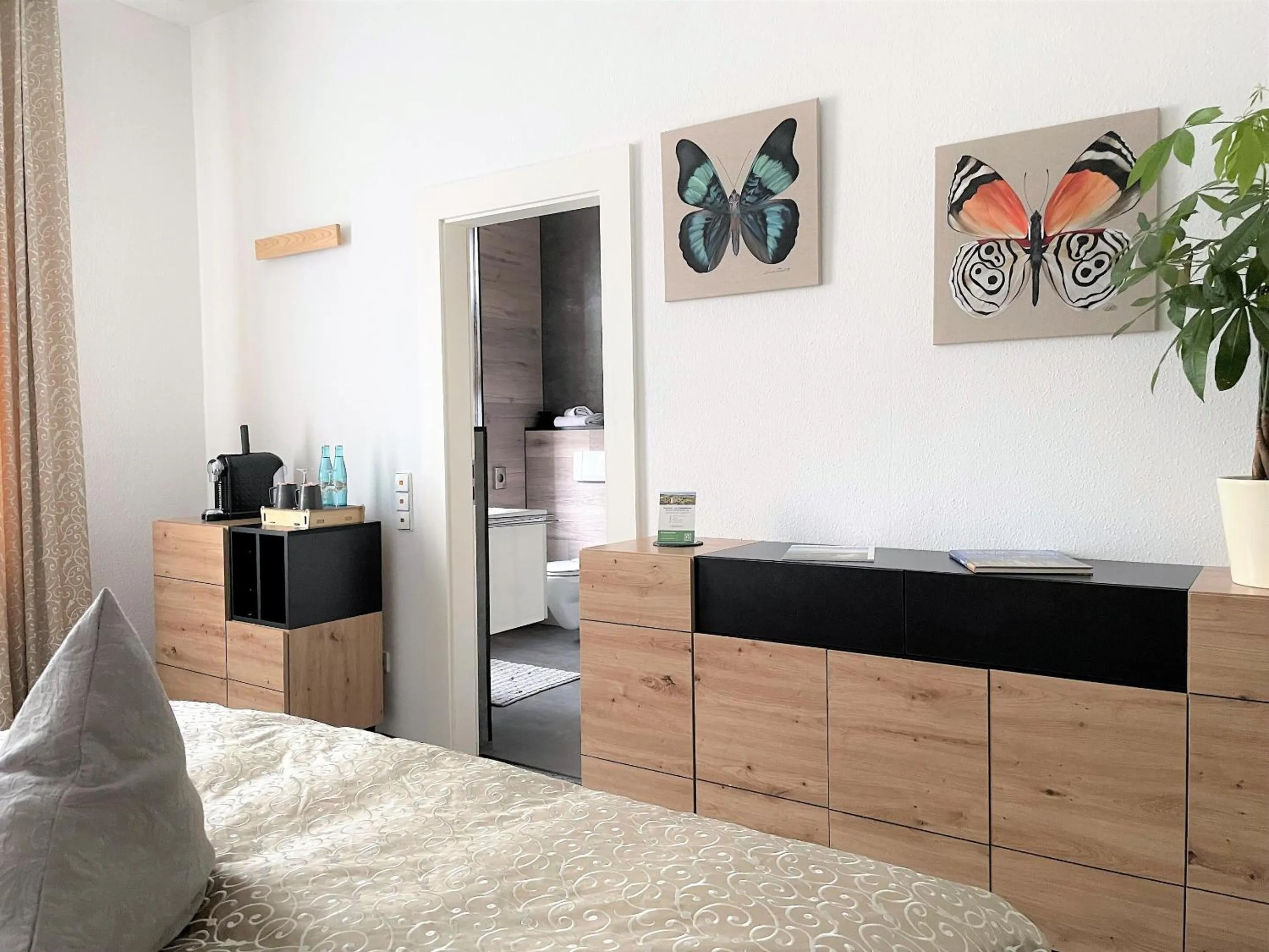 Bedroom, Bed in Hotel & Restaurant Schloss Weißenburg