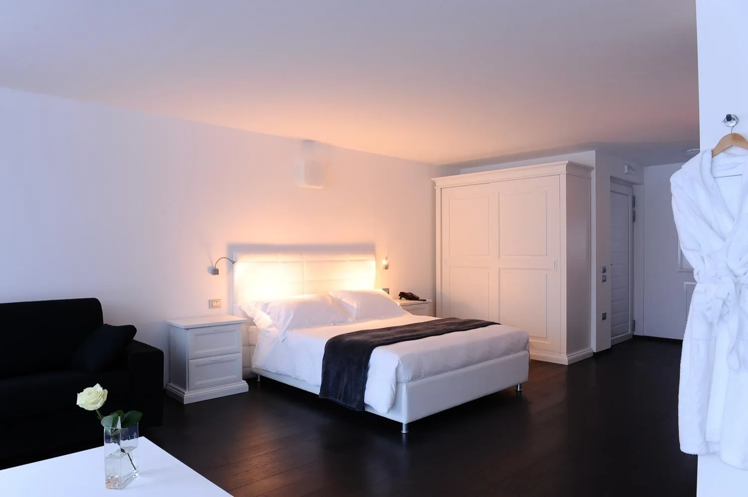 Photo of the whole room, Bed in Muu Village