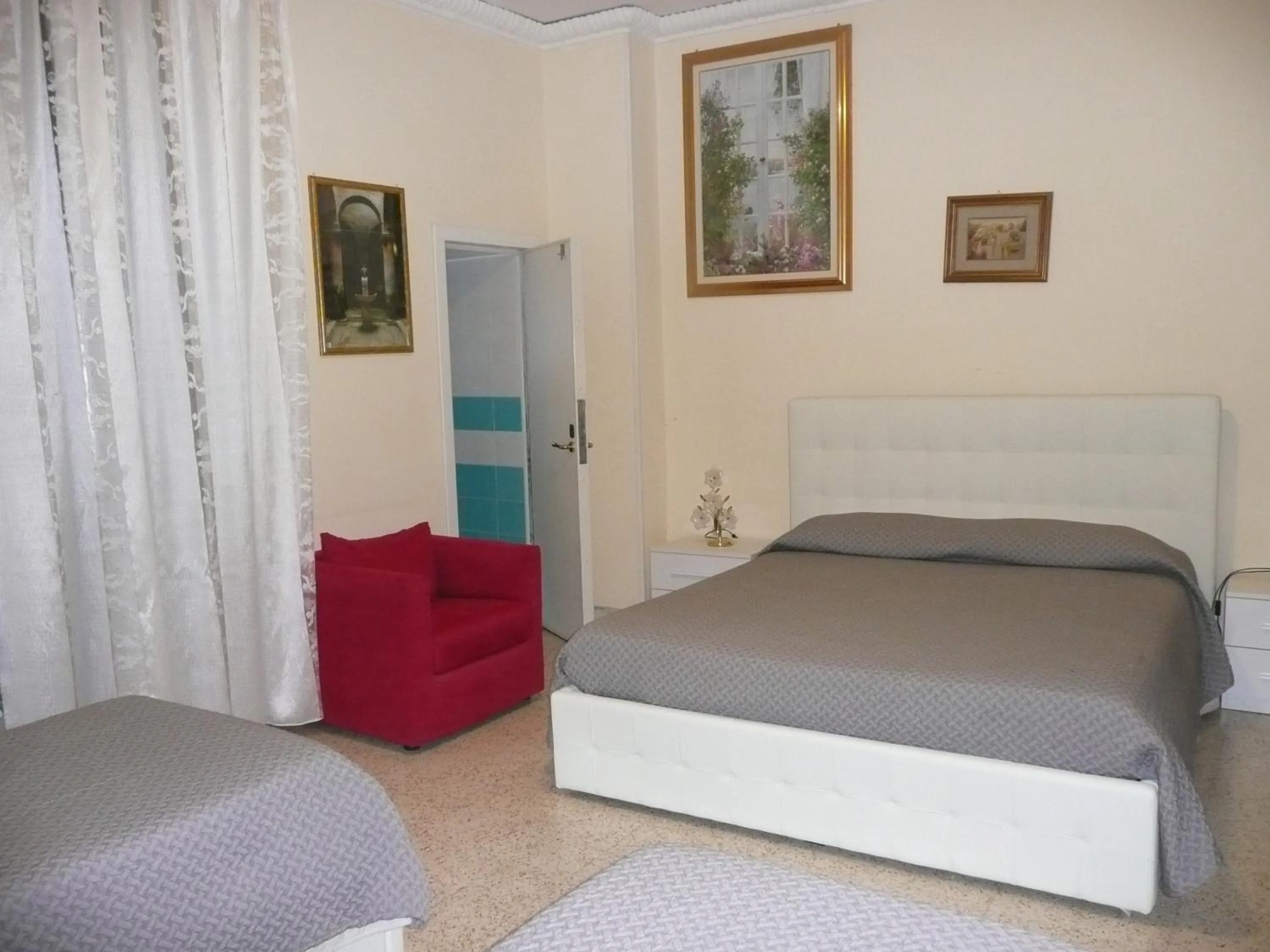 Bathroom, Bed in I Papiri B&B Aparthotel