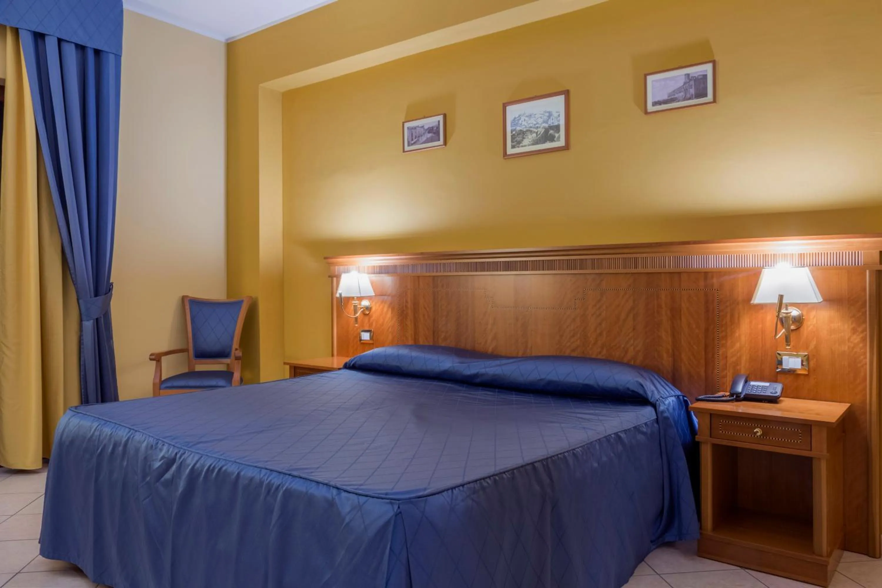 Bed in Hotel San Michele