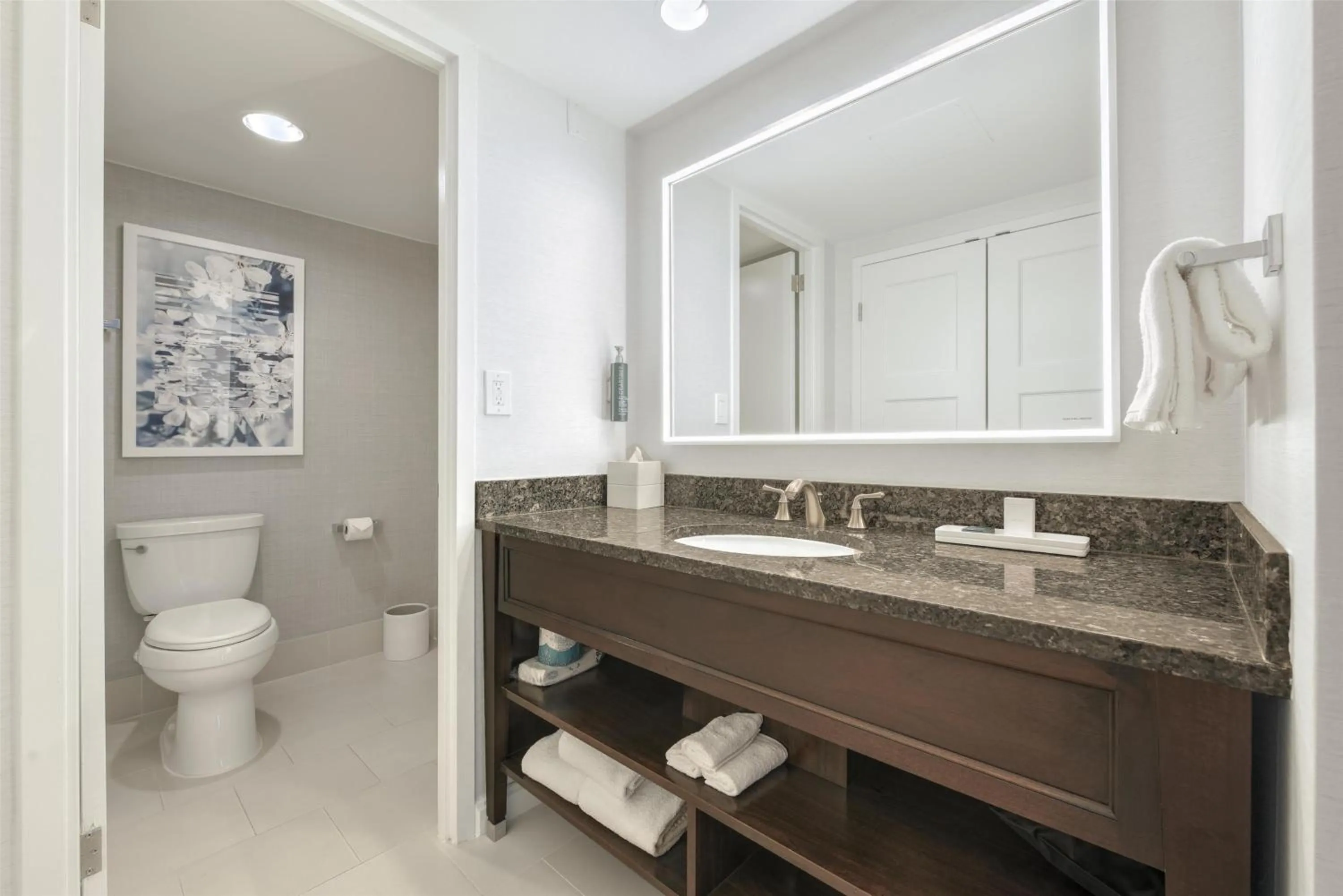 Bathroom in Capital Hilton