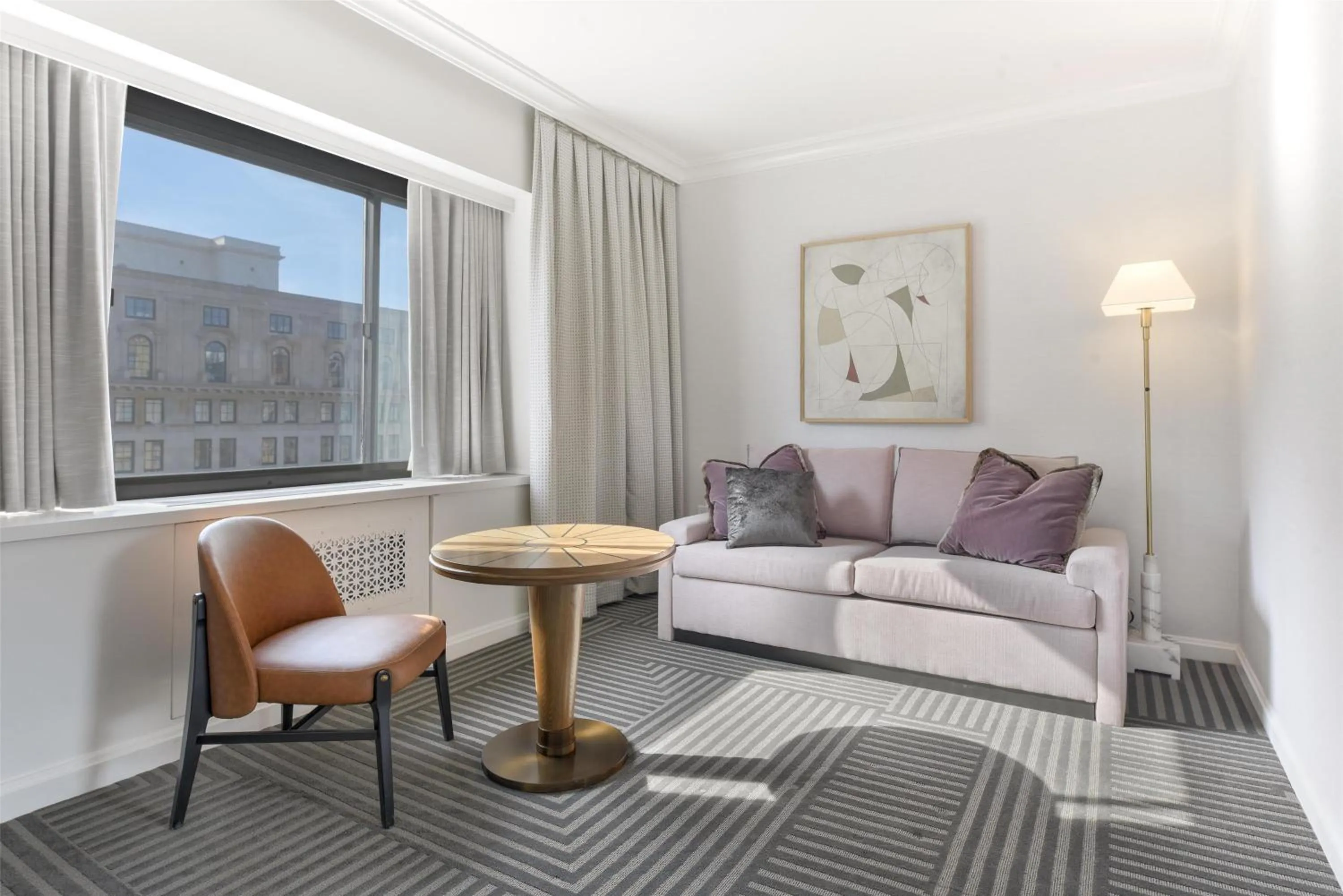 Living room in Capital Hilton