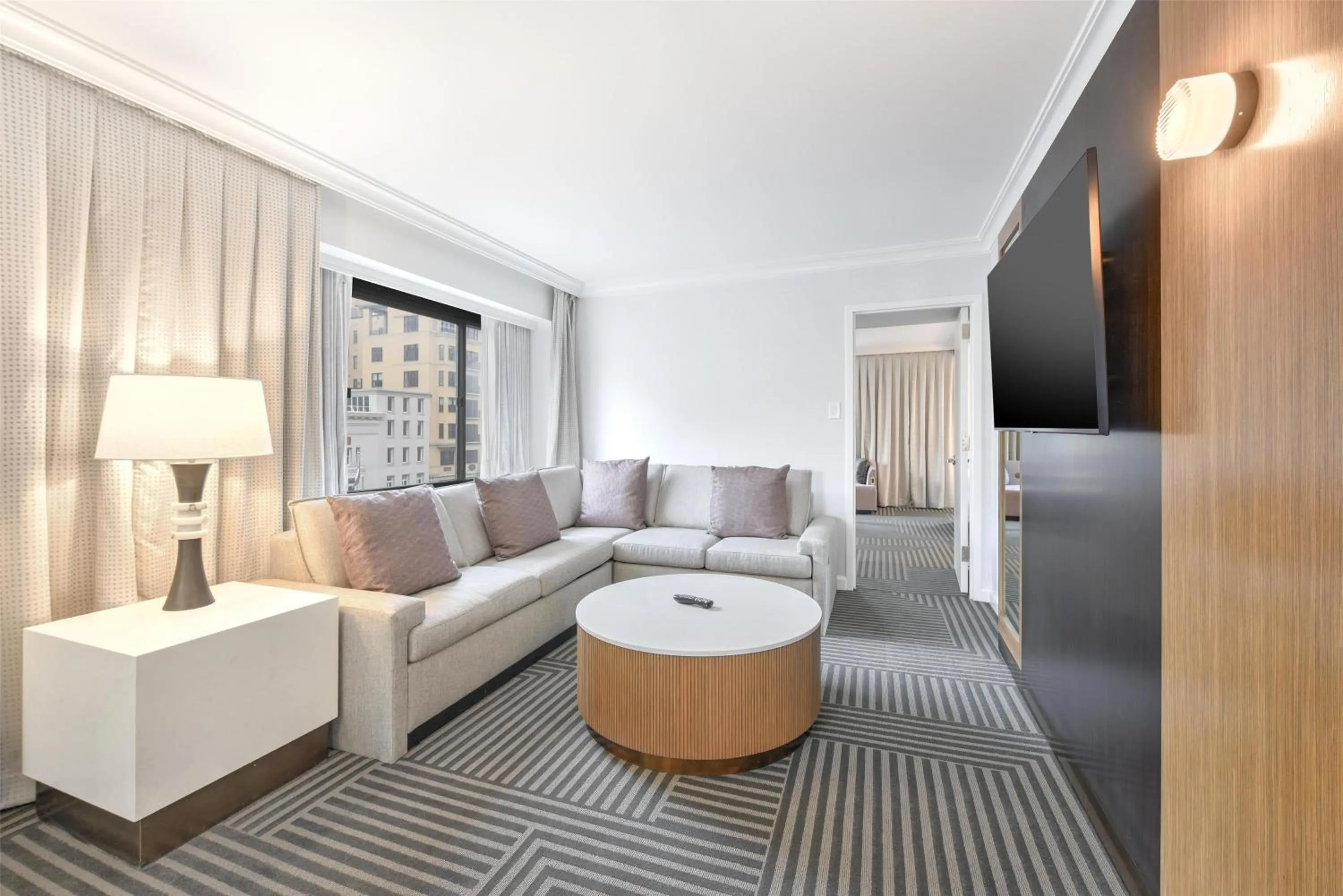 Living room in Capital Hilton