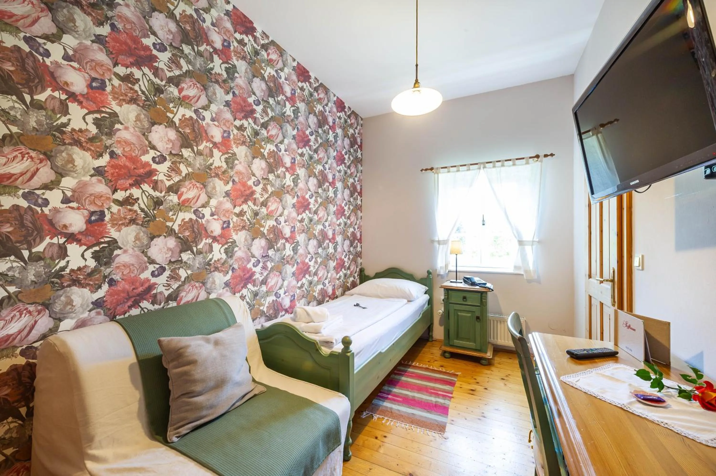 Bed in Stoffbauer GmbH