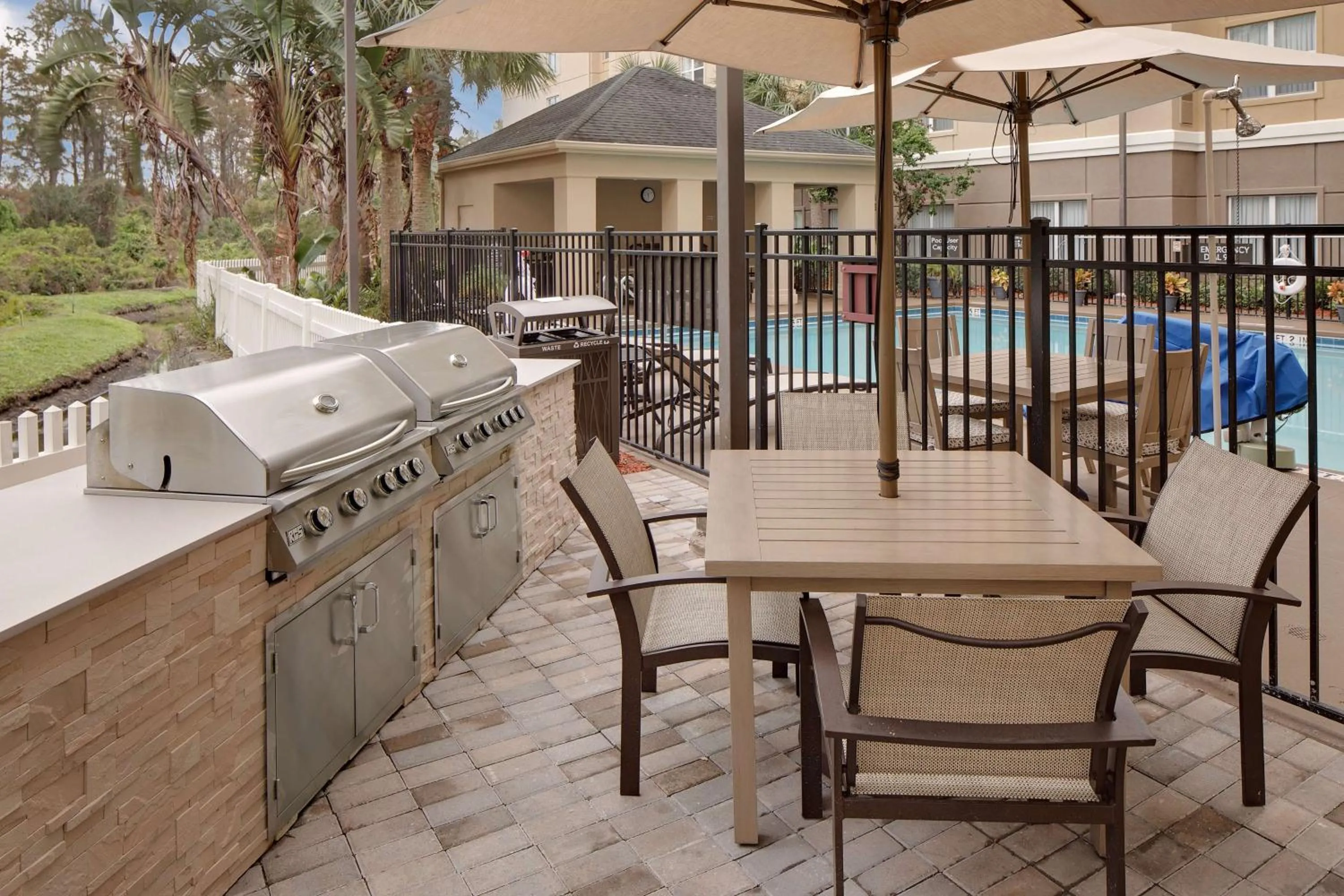 Patio in Homewood Suites by Hilton Orlando Maitland