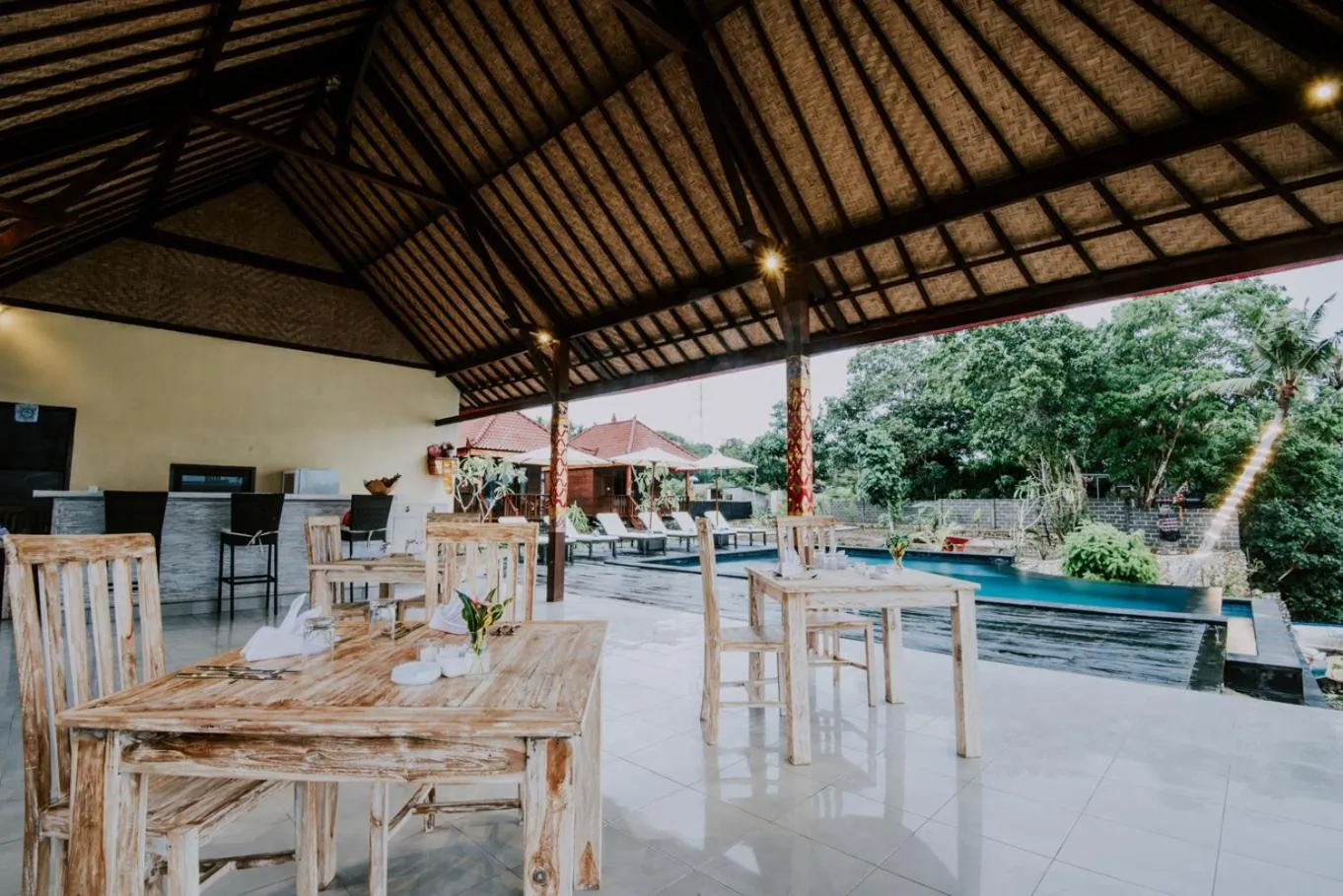 Restaurant/places to eat in Lembongan Seaview