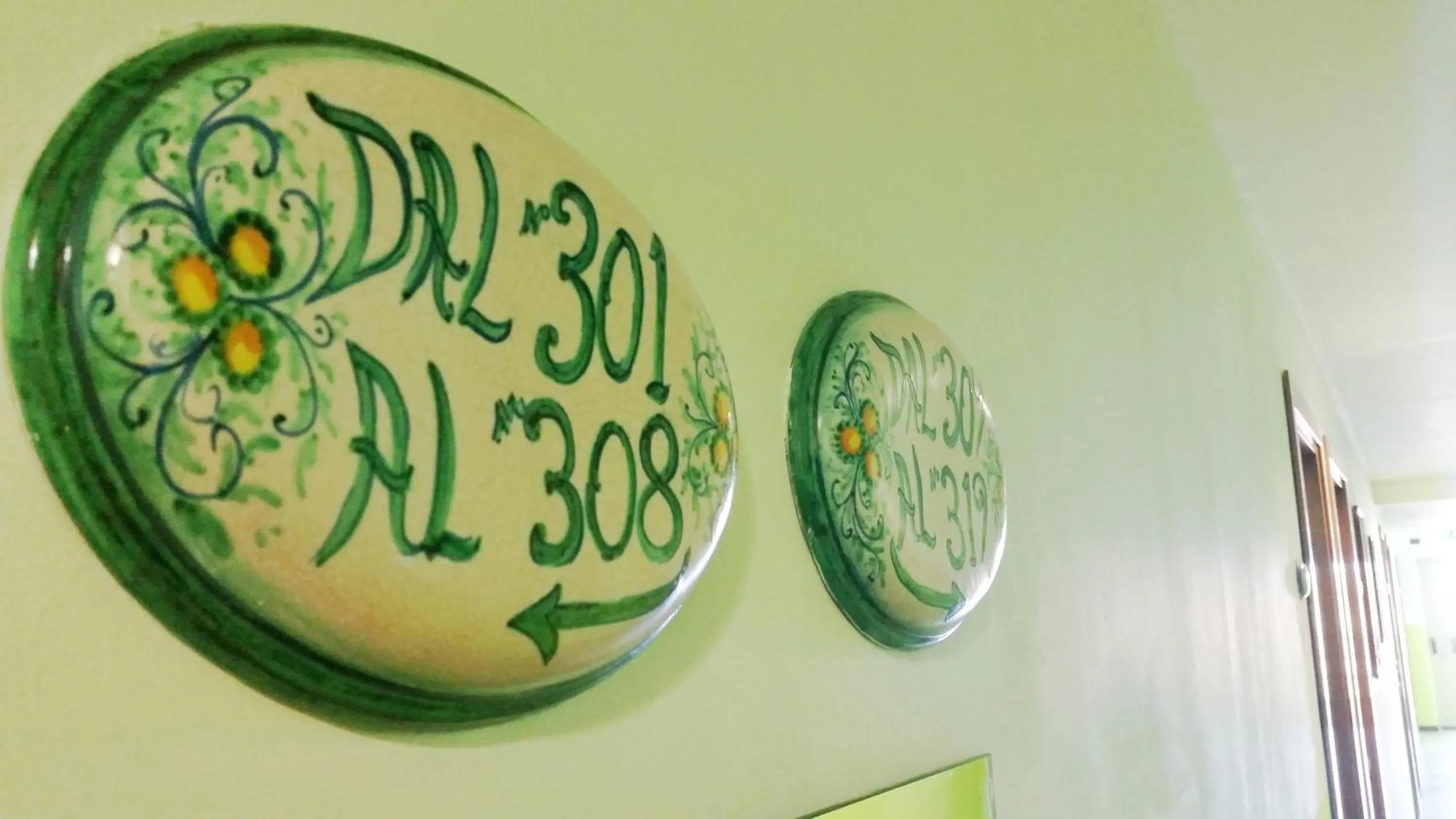 Text overlay in Hotel Miravalle