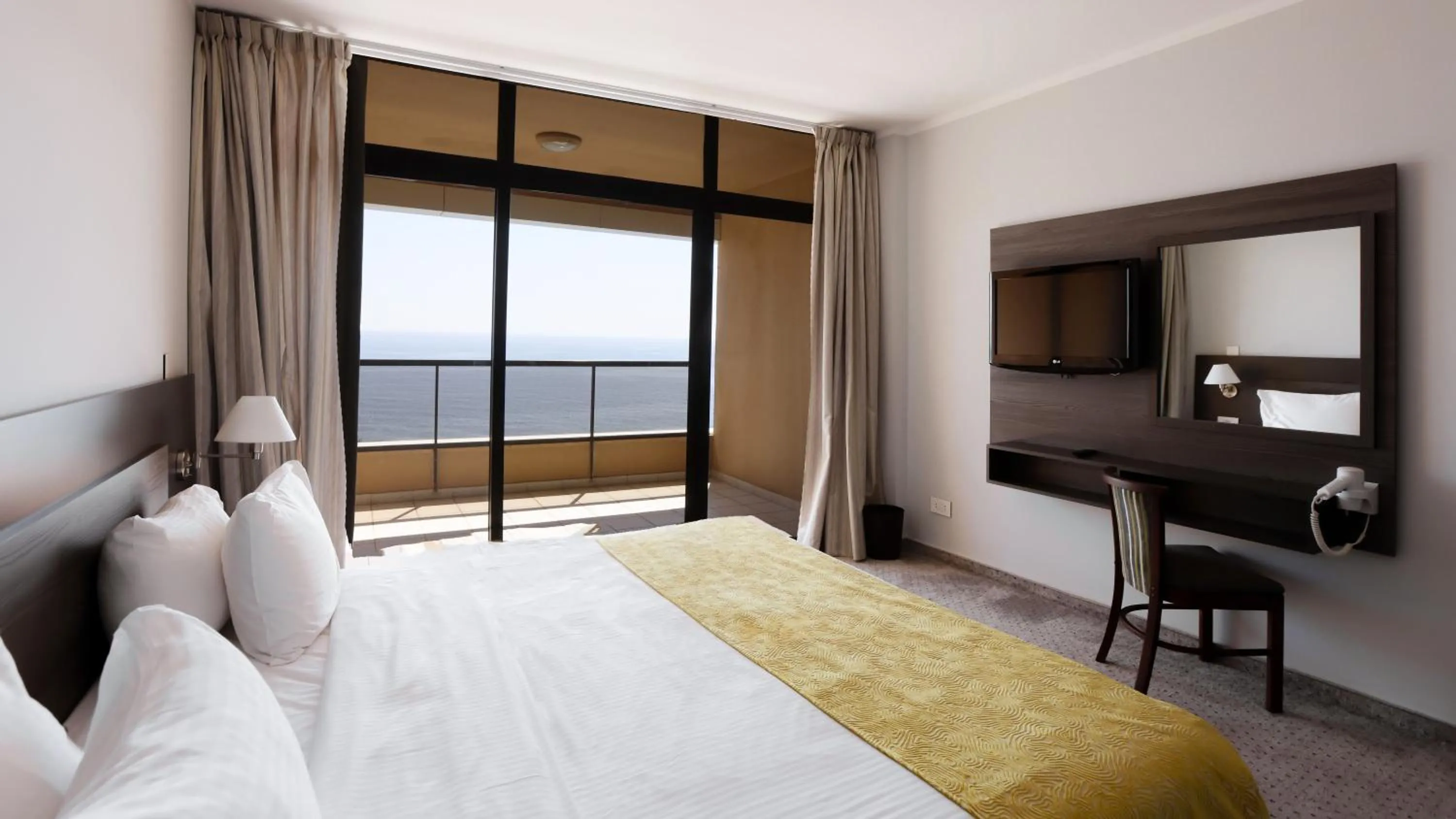 Bed in La Vida Suite