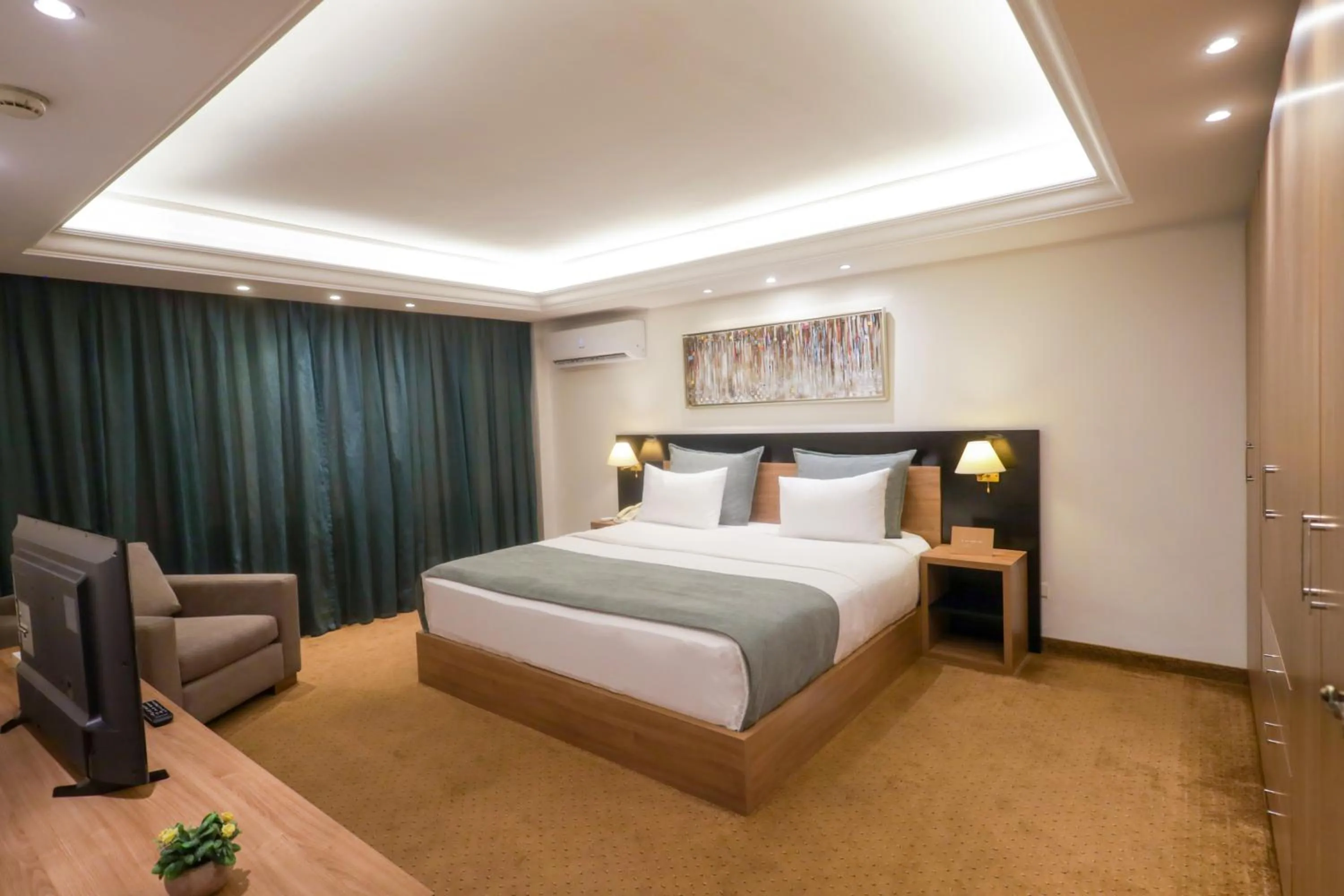 Bed in La Vida Suite