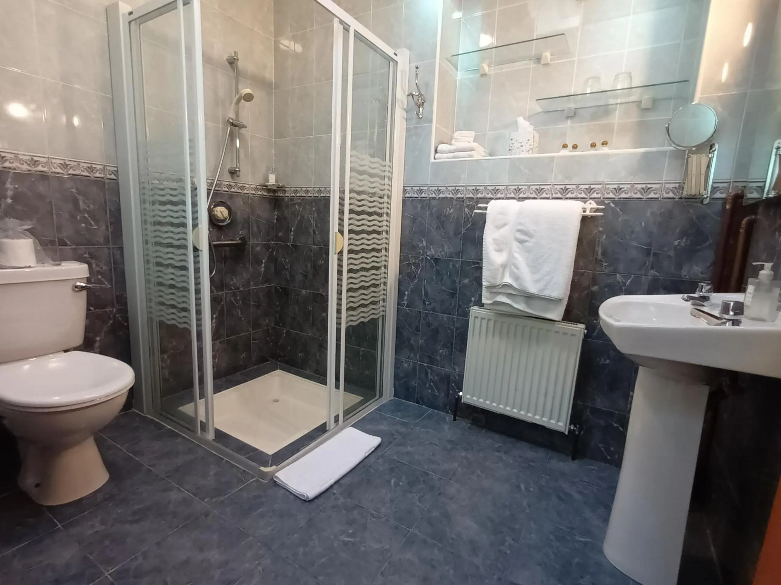 Bathroom in Kilbree House B&B