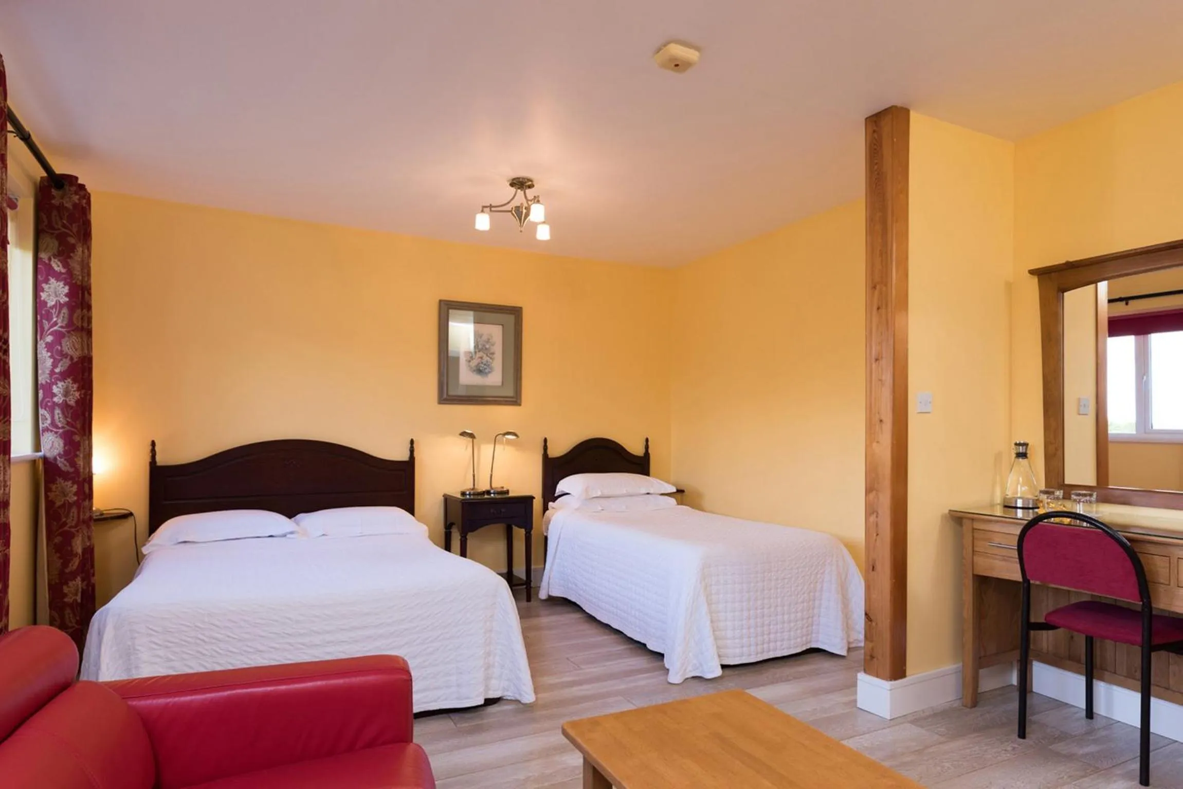 Photo of the whole room, Bed in Kilbree House B&B