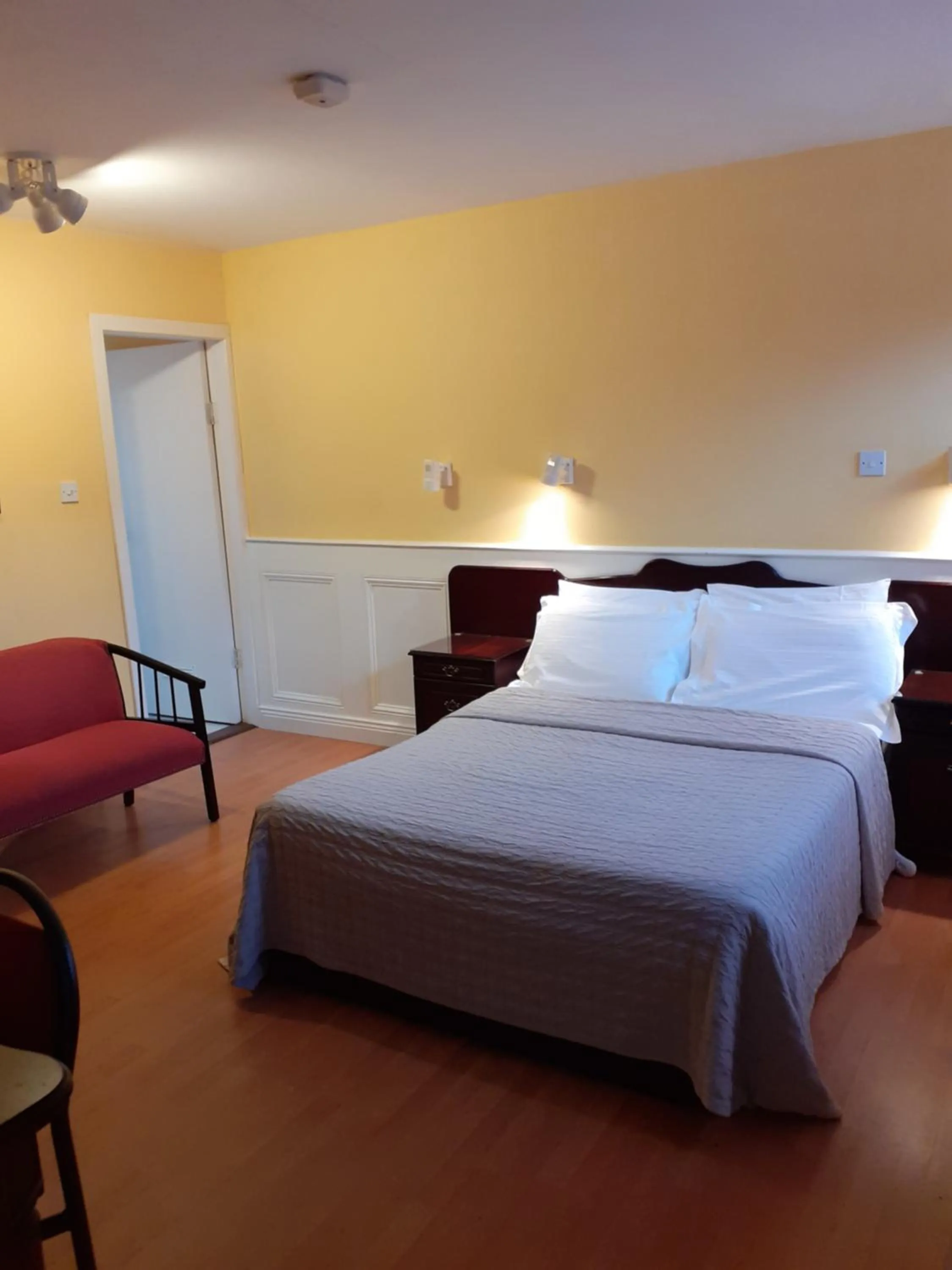 Bedroom, Bed in Kilbree House B&B