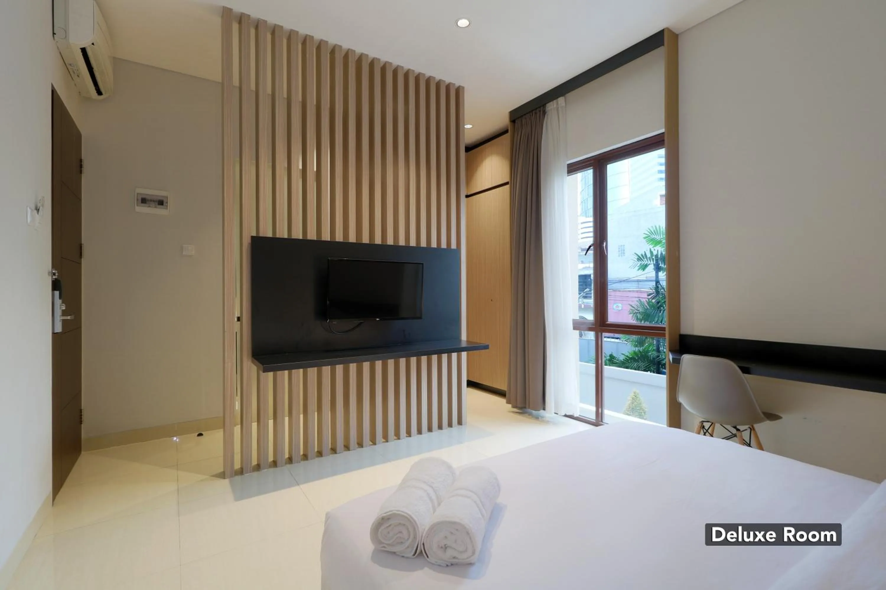 TV and multimedia, Bed in Plaza 54 Residence Jakarta