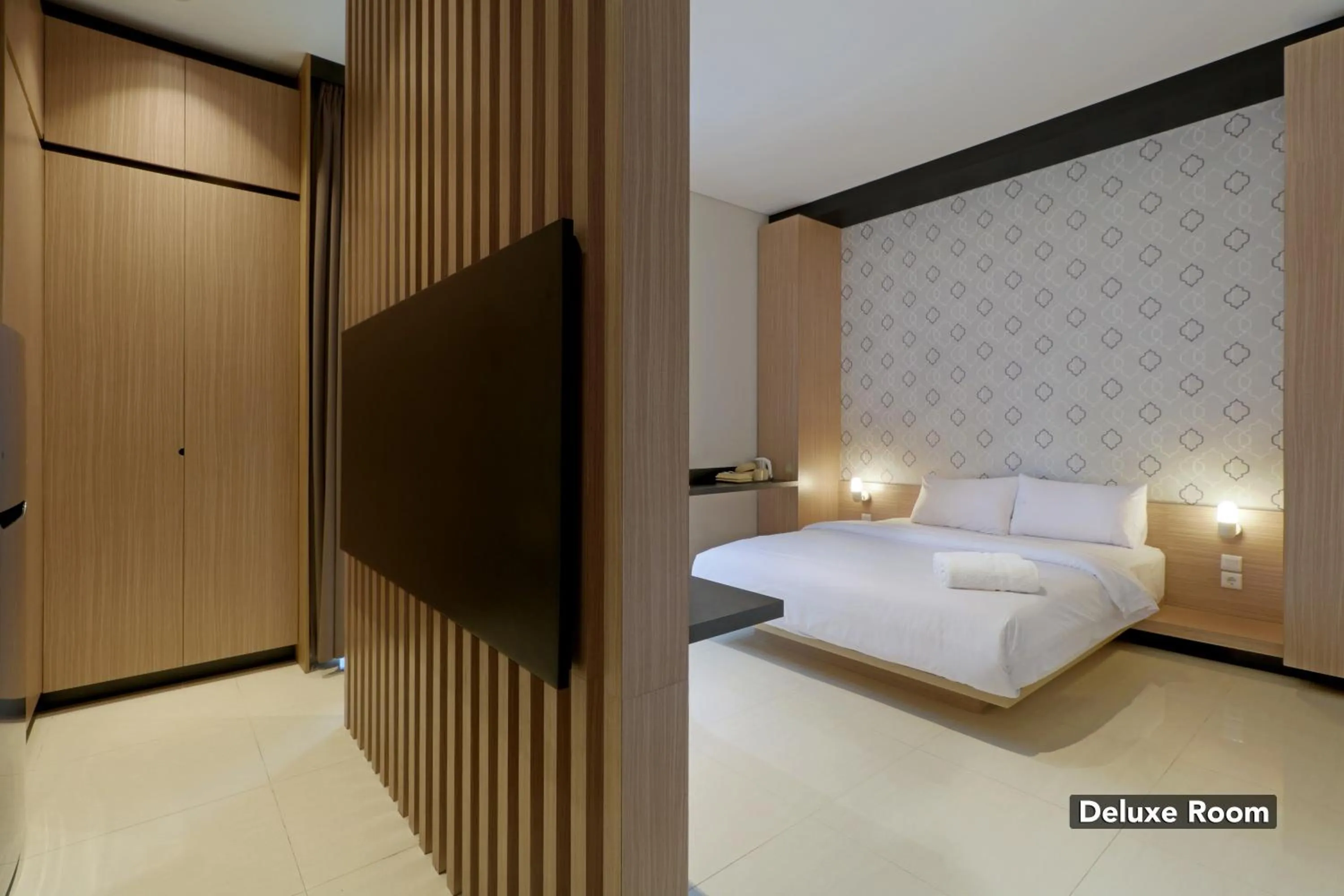 Photo of the whole room, Bed in Plaza 54 Residence Jakarta