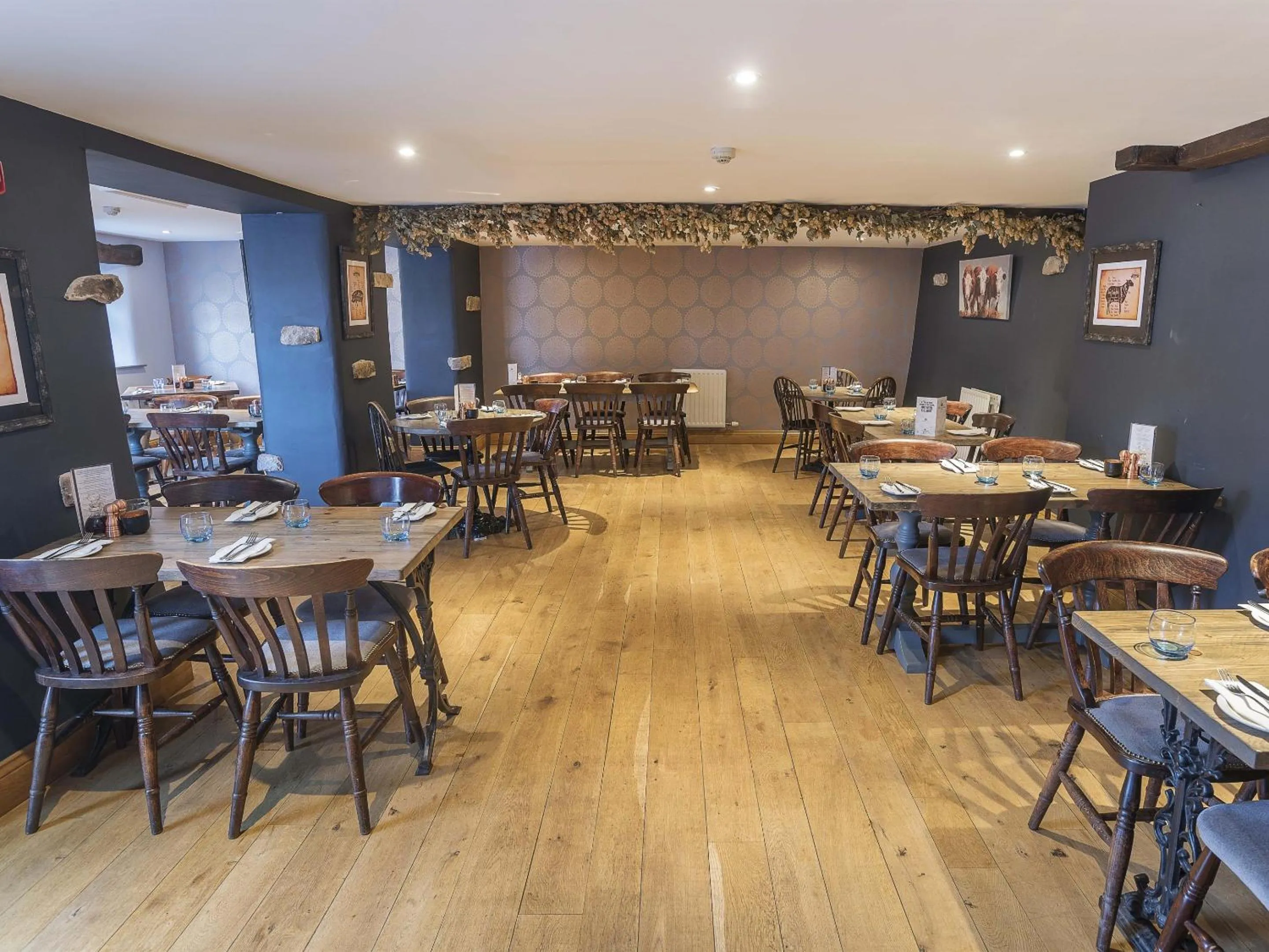 Lounge or bar in New Crown Inn