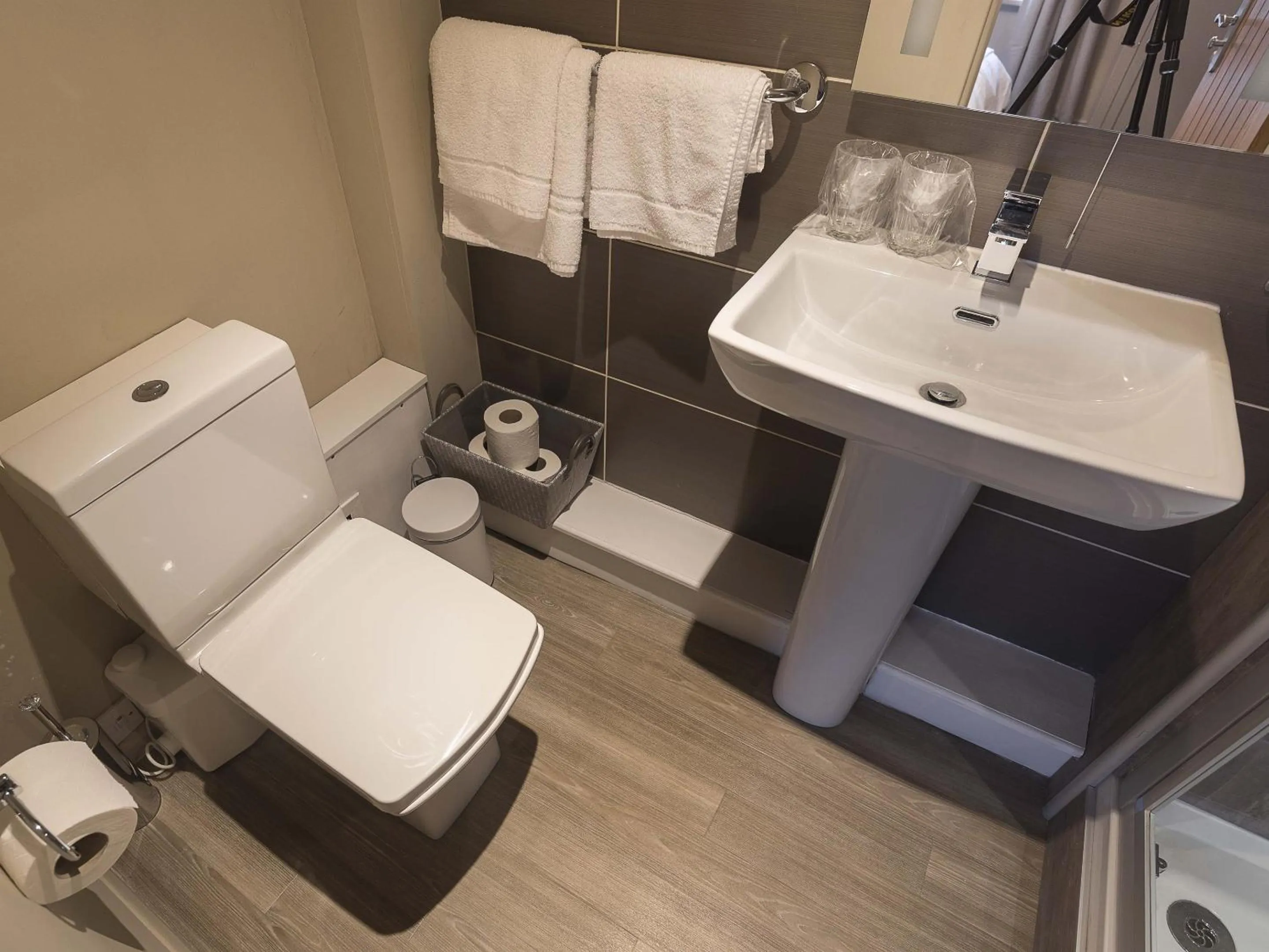 Bathroom in New Crown Inn