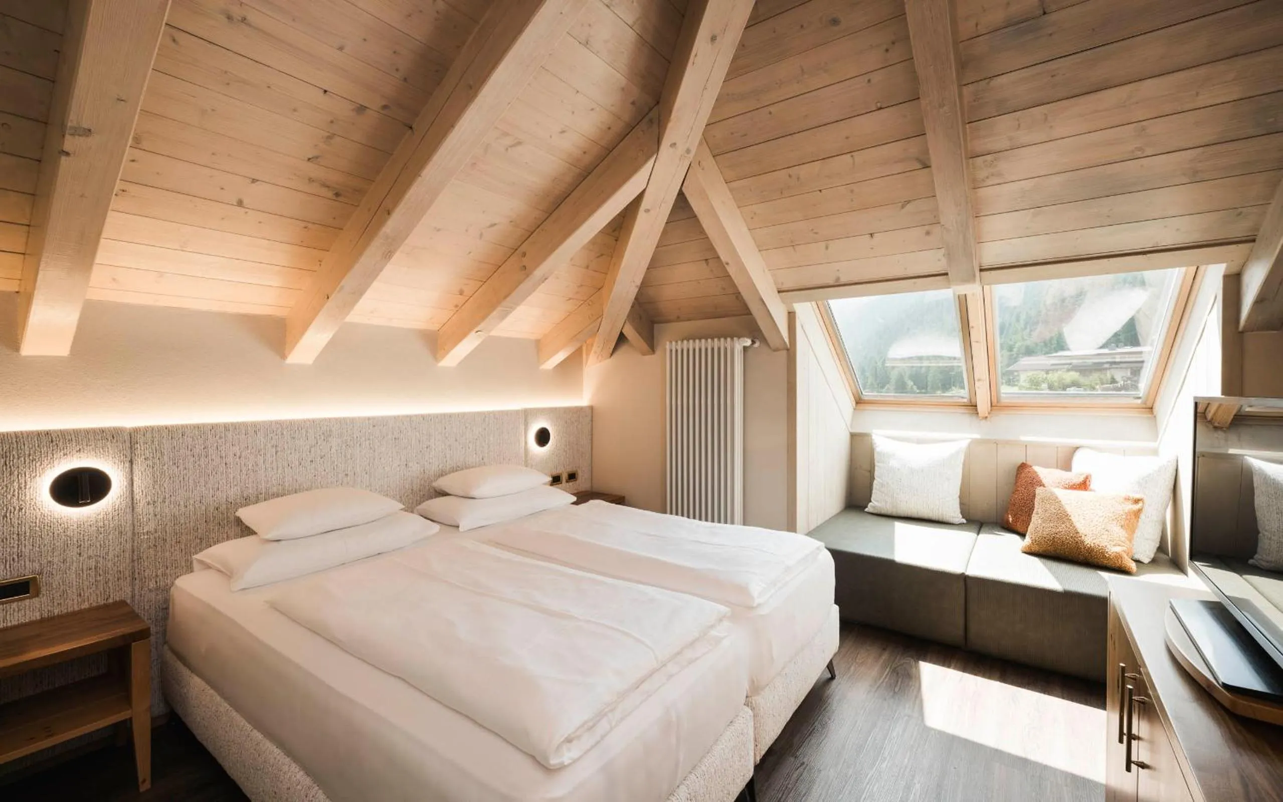 Bedroom, Bed in Excelsior Dolomites Life Resort