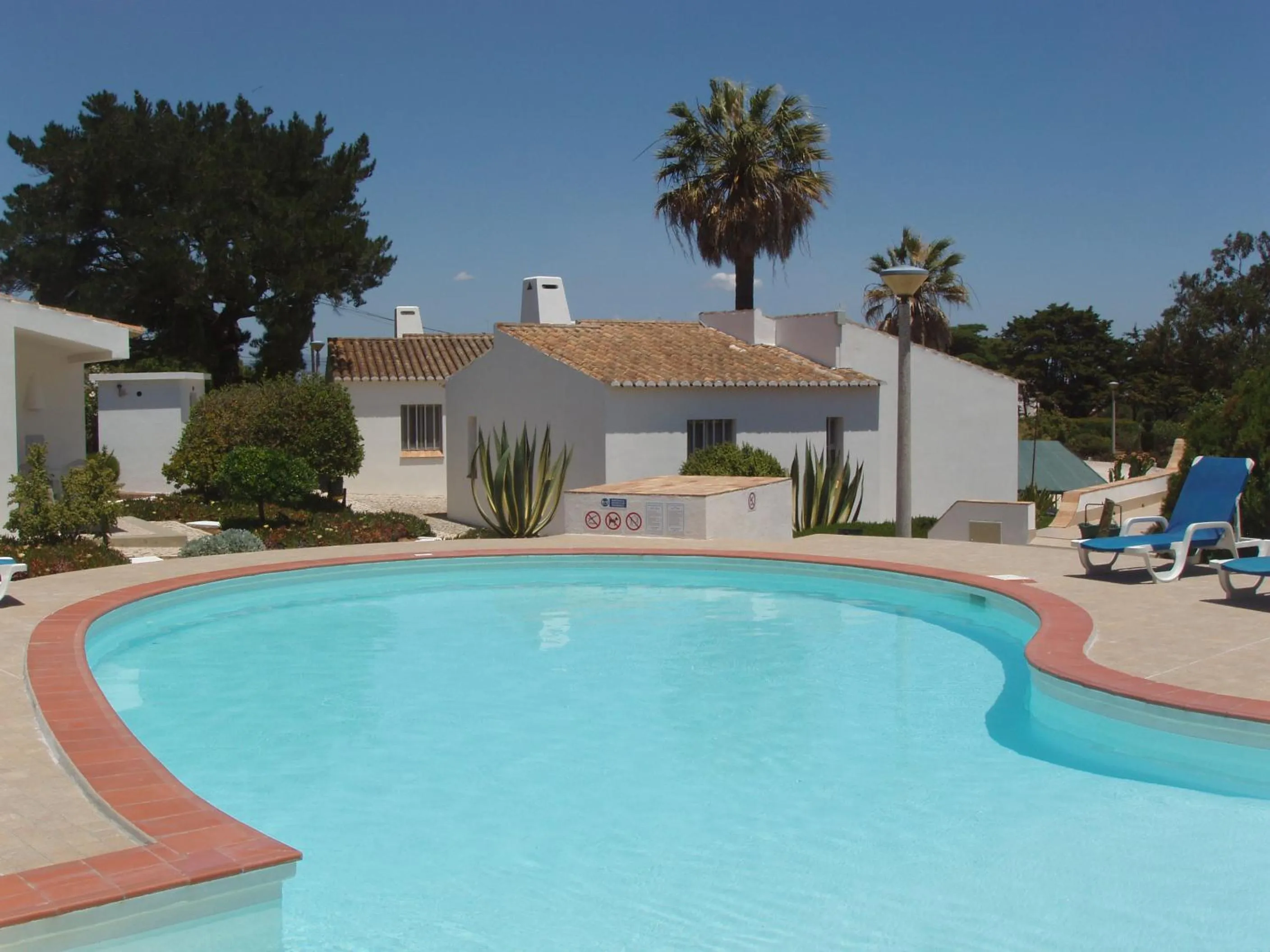 Swimming pool in Apartamentos Turisticos Marsol