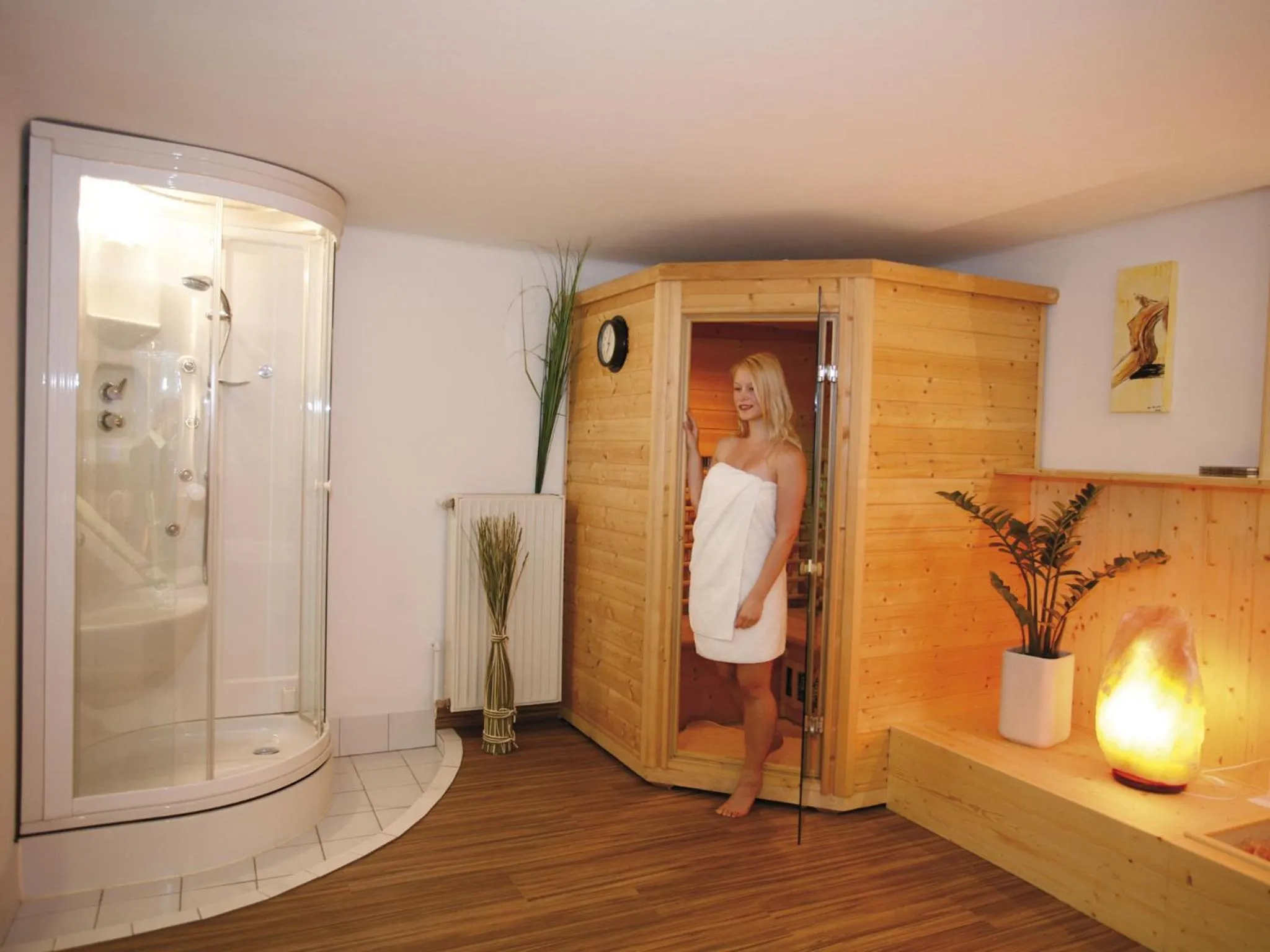 People in Hotel Diana