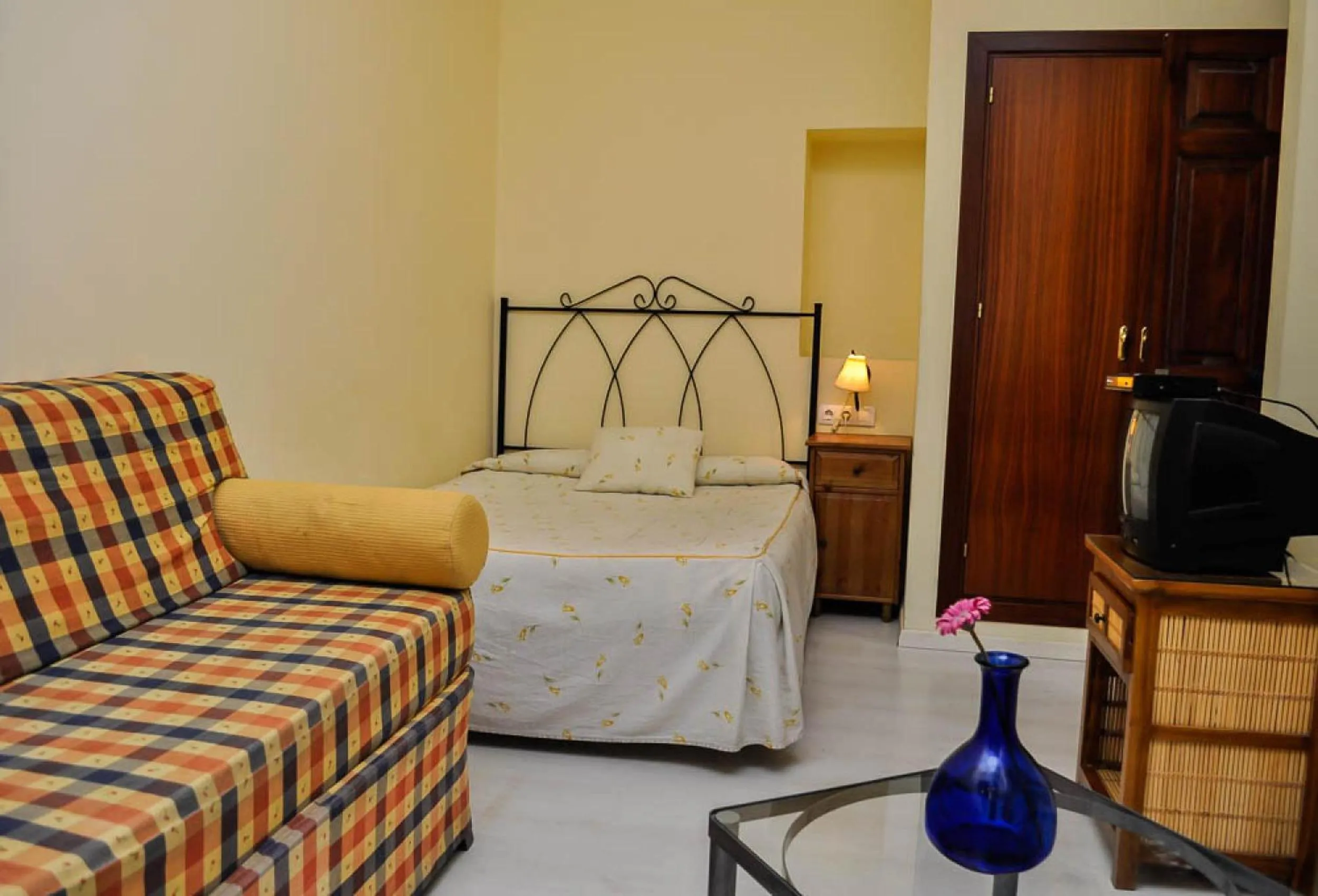 Bed in Pensión La Montoreña