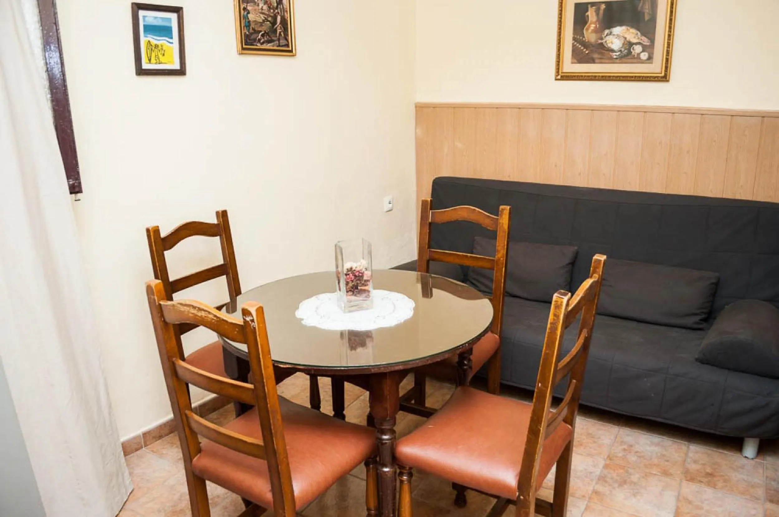 Seating area in Pensión La Montoreña