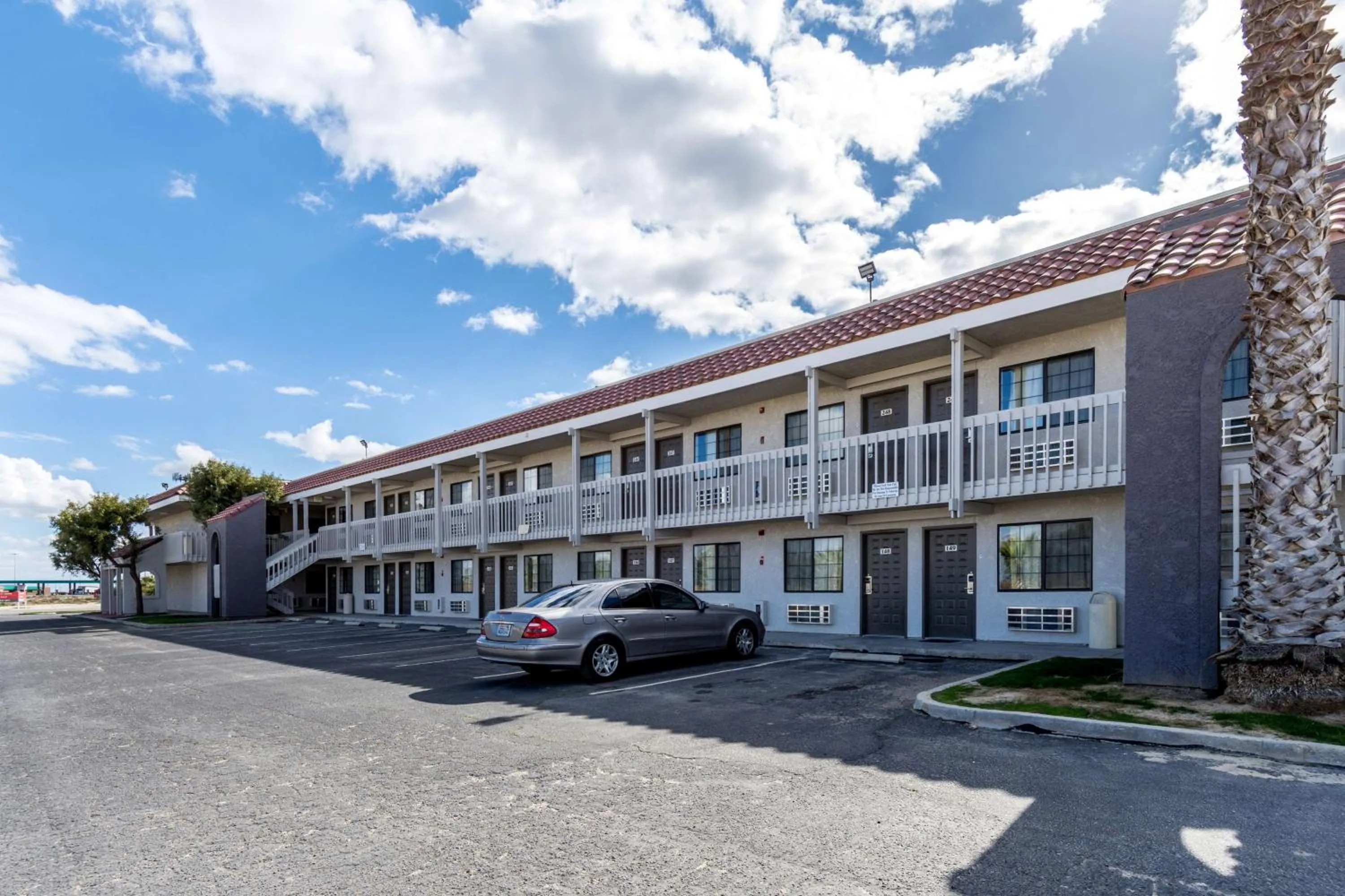 Property building in Studio 6-Buttonwillow, CA