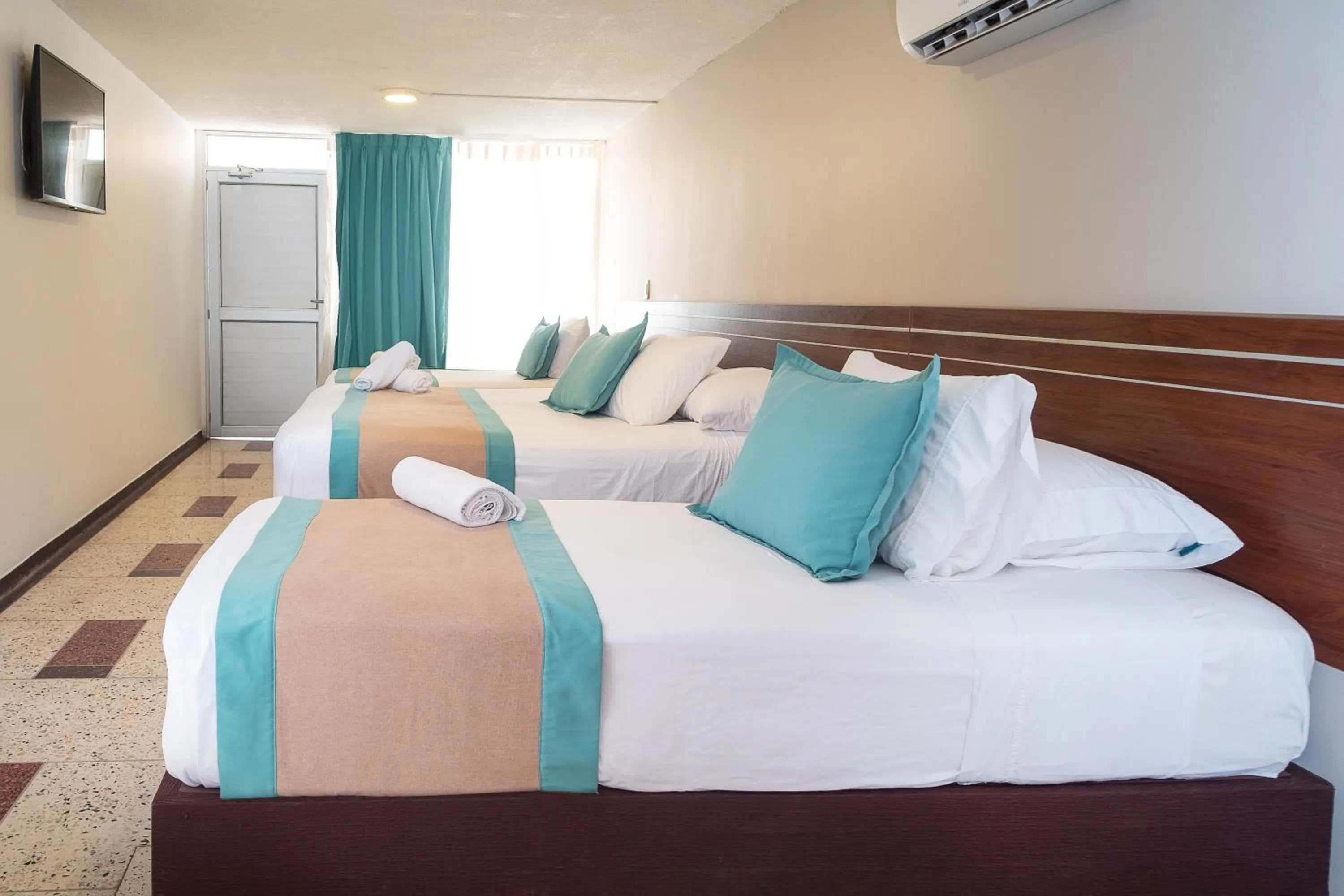 Quadruple Room with Sea View in Hotel Portobelo Convention Center