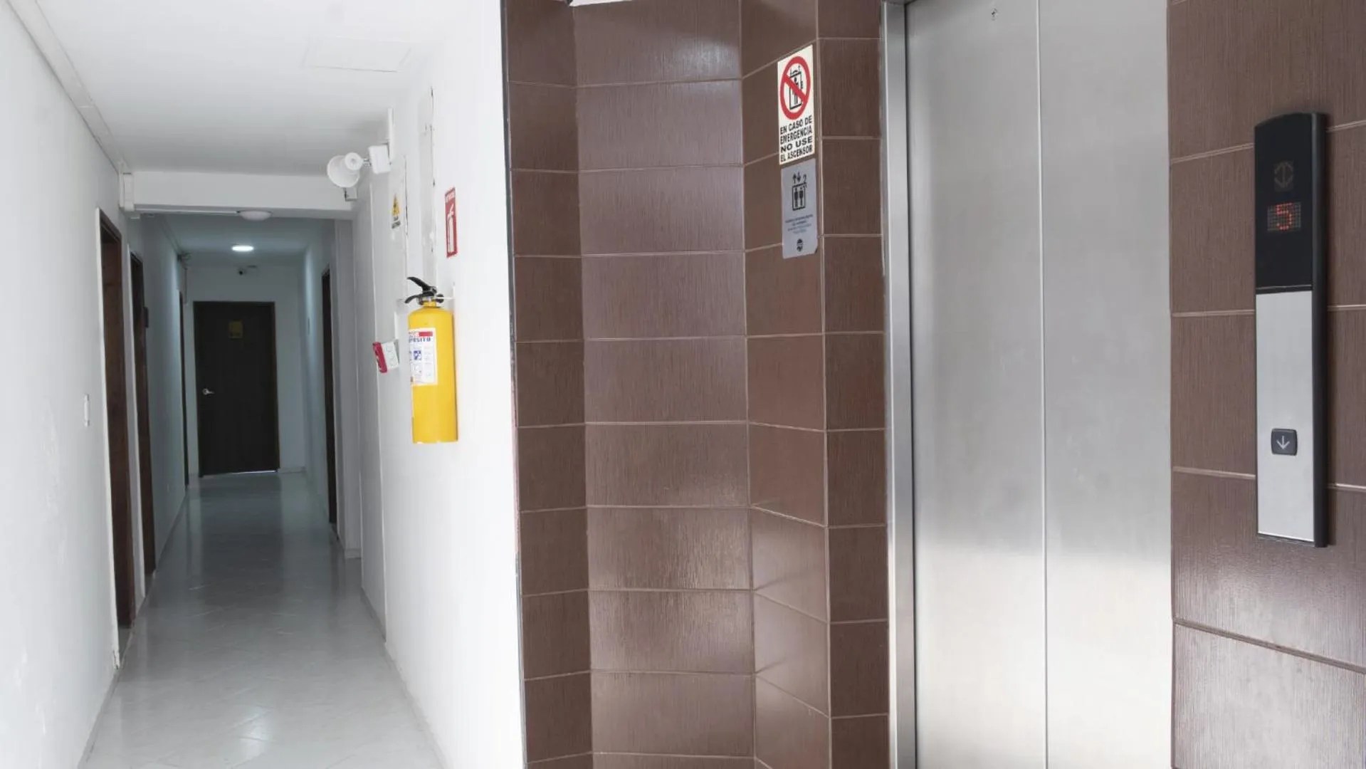 elevator in Hotel Portobelo Convention Center