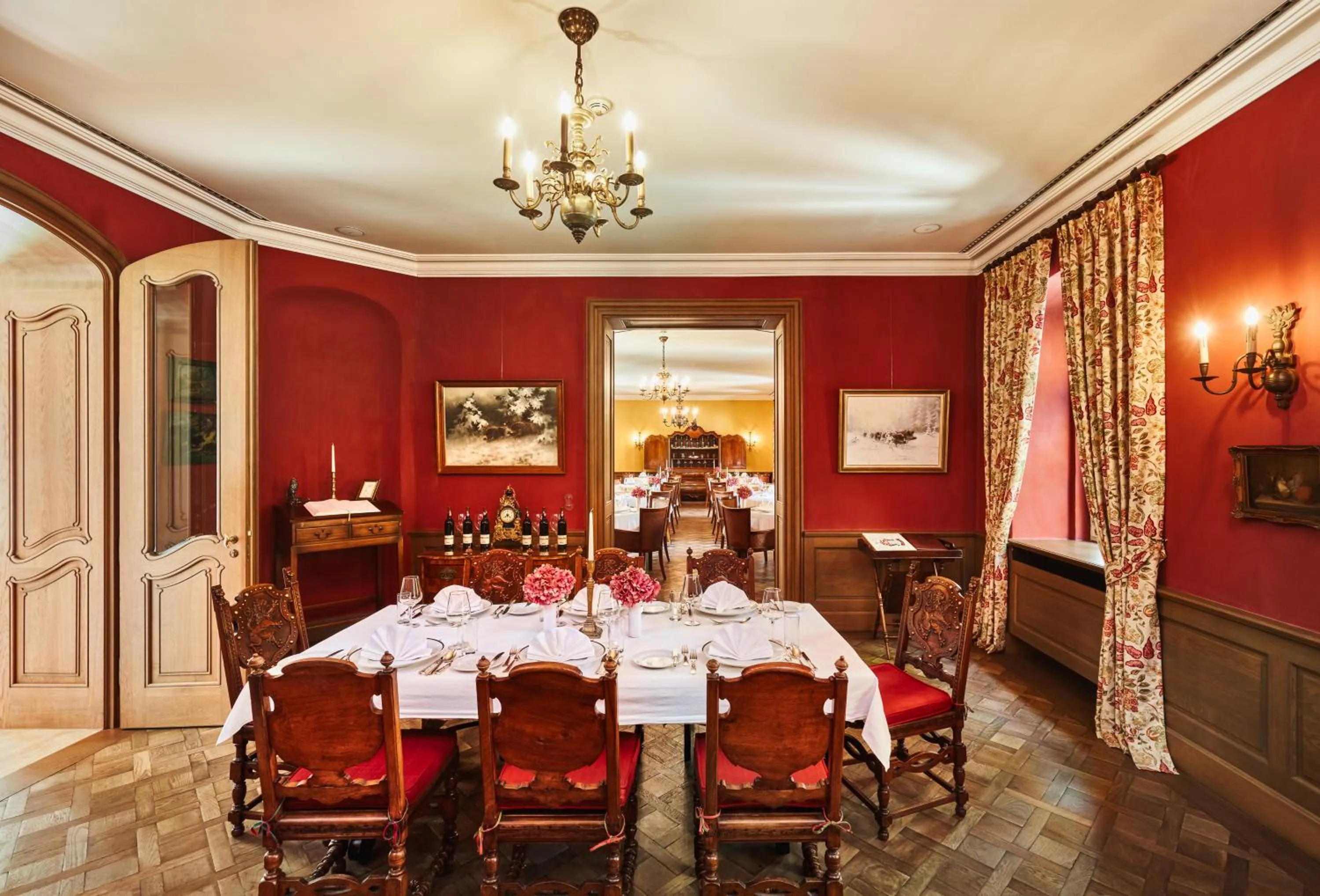 Restaurant/places to eat in Hotel Château Bela