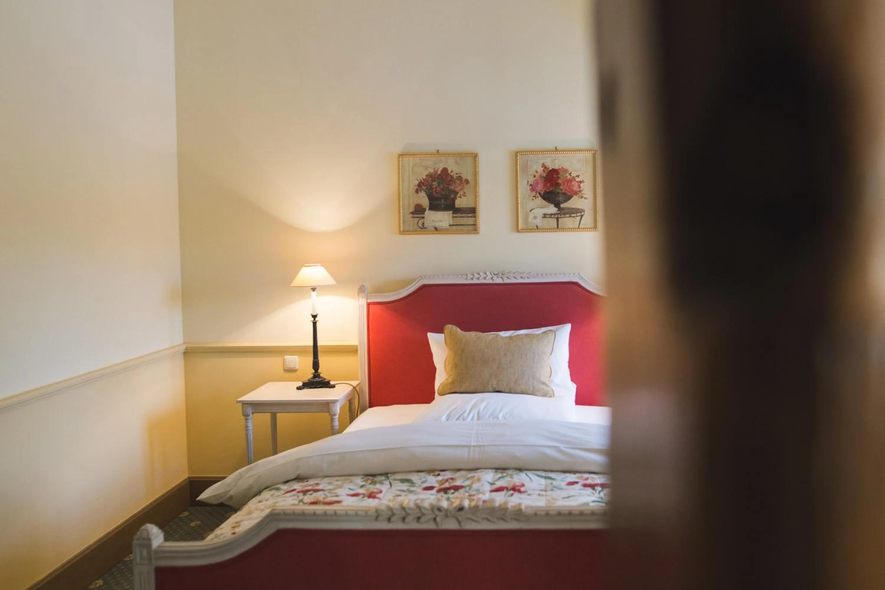 Photo of the whole room, Bed in Hotel Château Bela