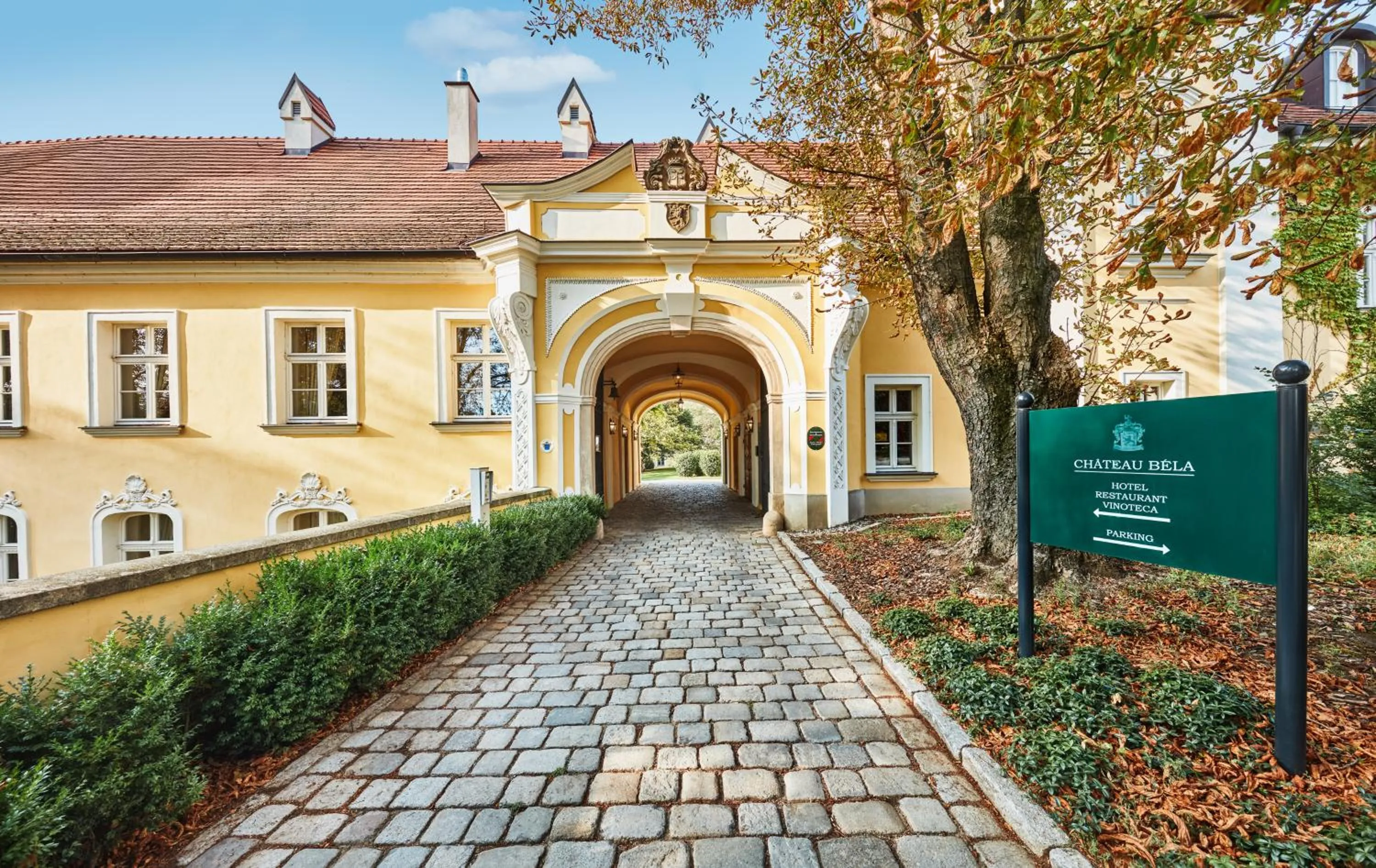 Facade/entrance in Hotel Château Bela