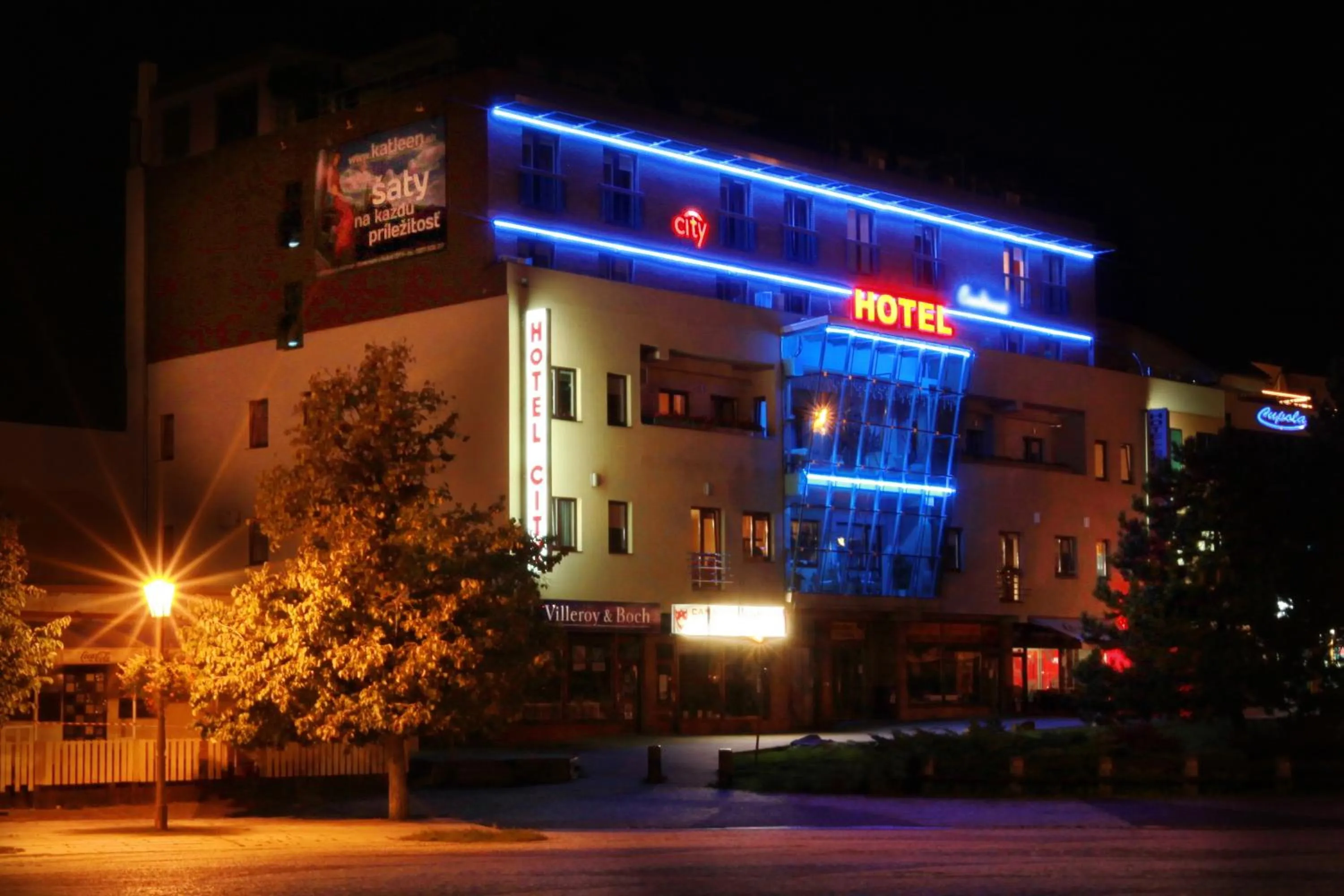 Facade/entrance in City Hotel Nitra with free parking