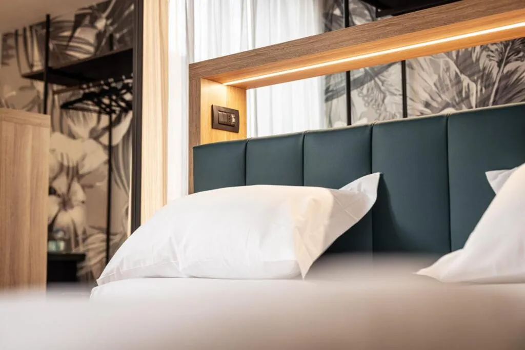 Bed in Hotel Lago Di Garda