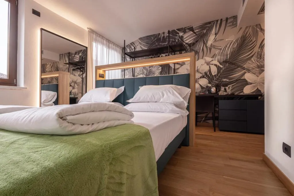 Bed in Hotel Lago Di Garda