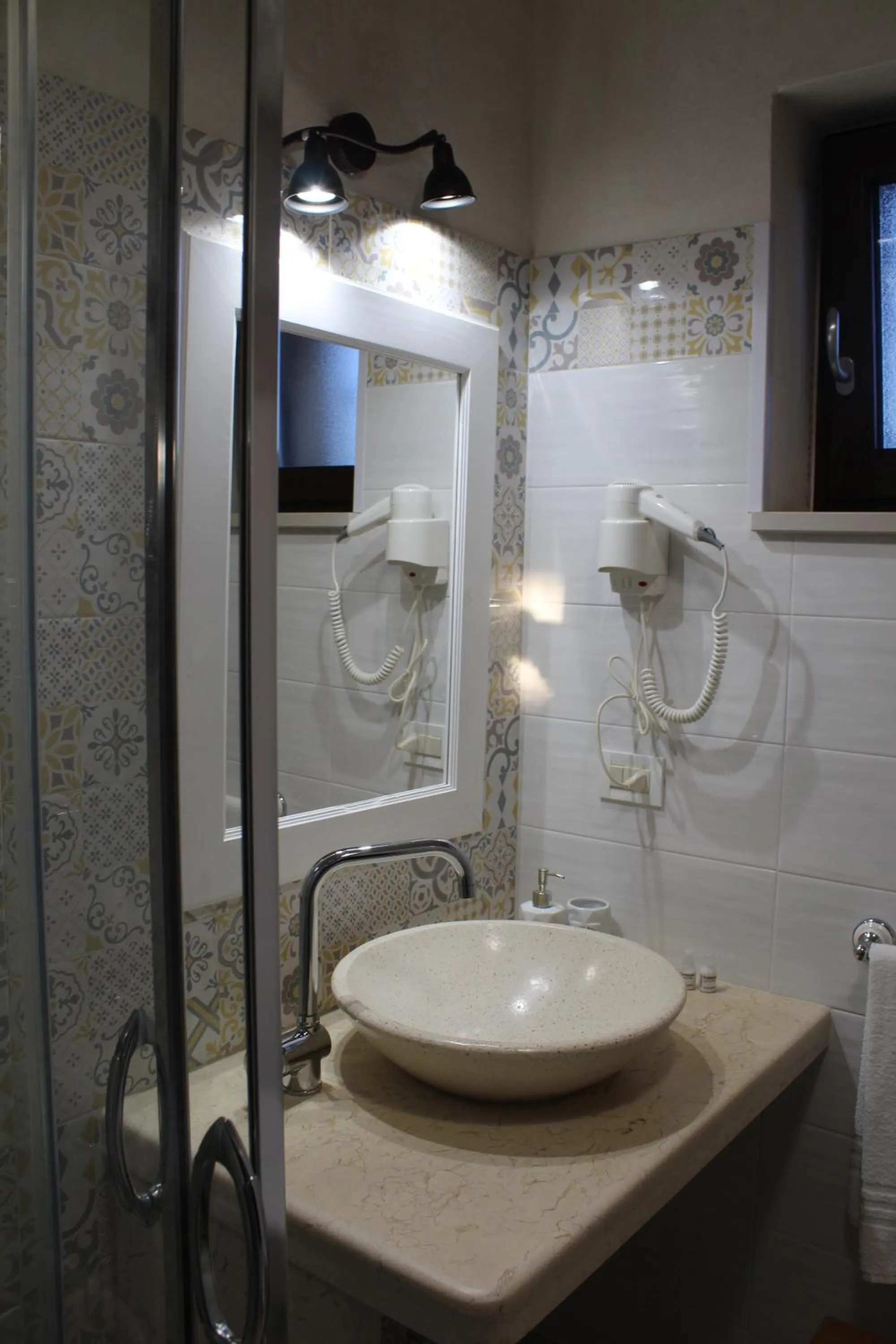 Shower in Masseria Tolla