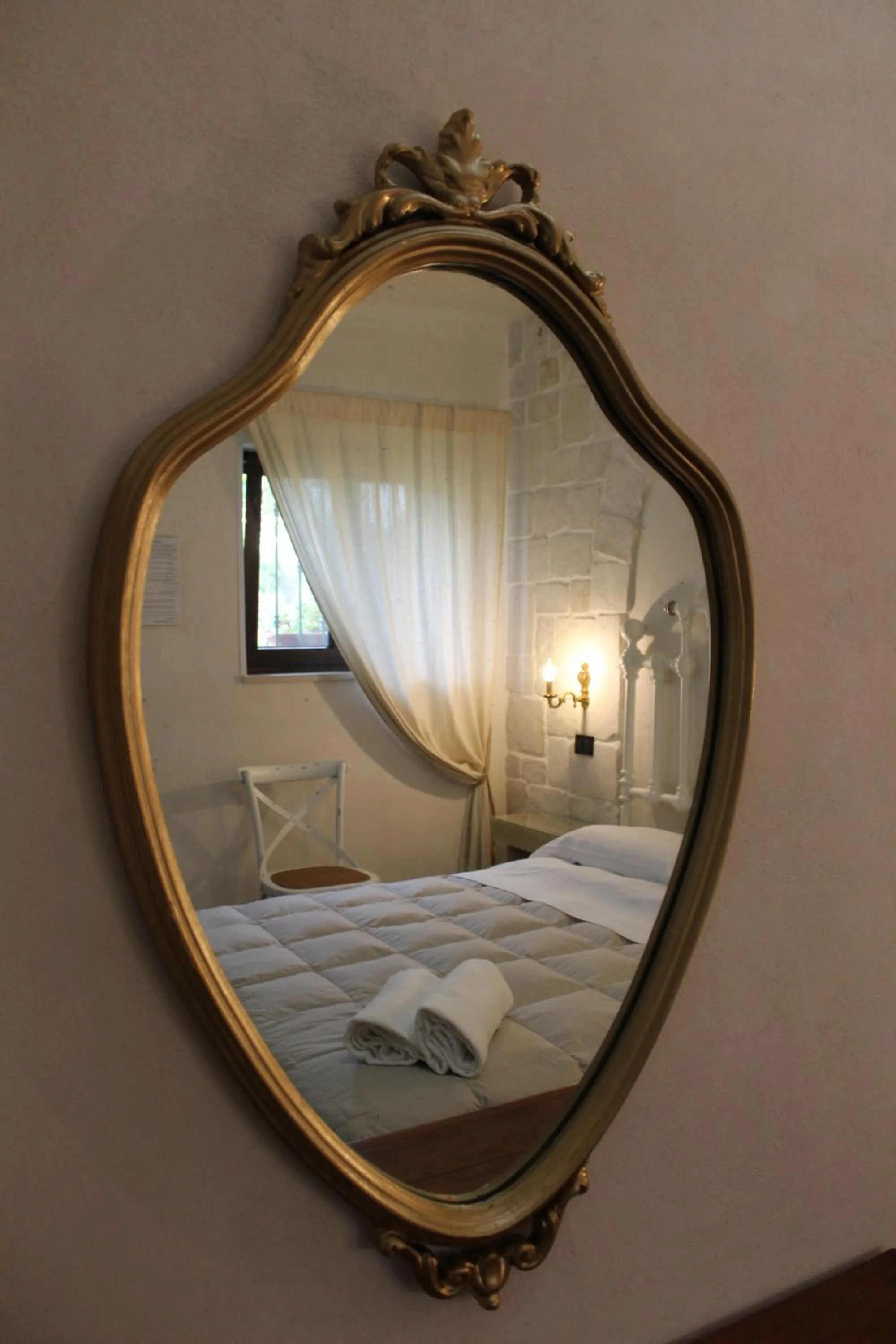 Decorative detail, Bed in Masseria Tolla