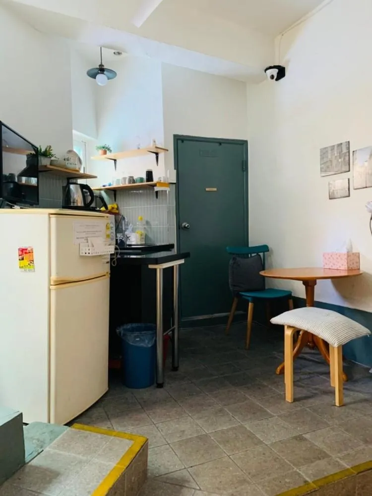 Kitchen or kitchenette in Dante House