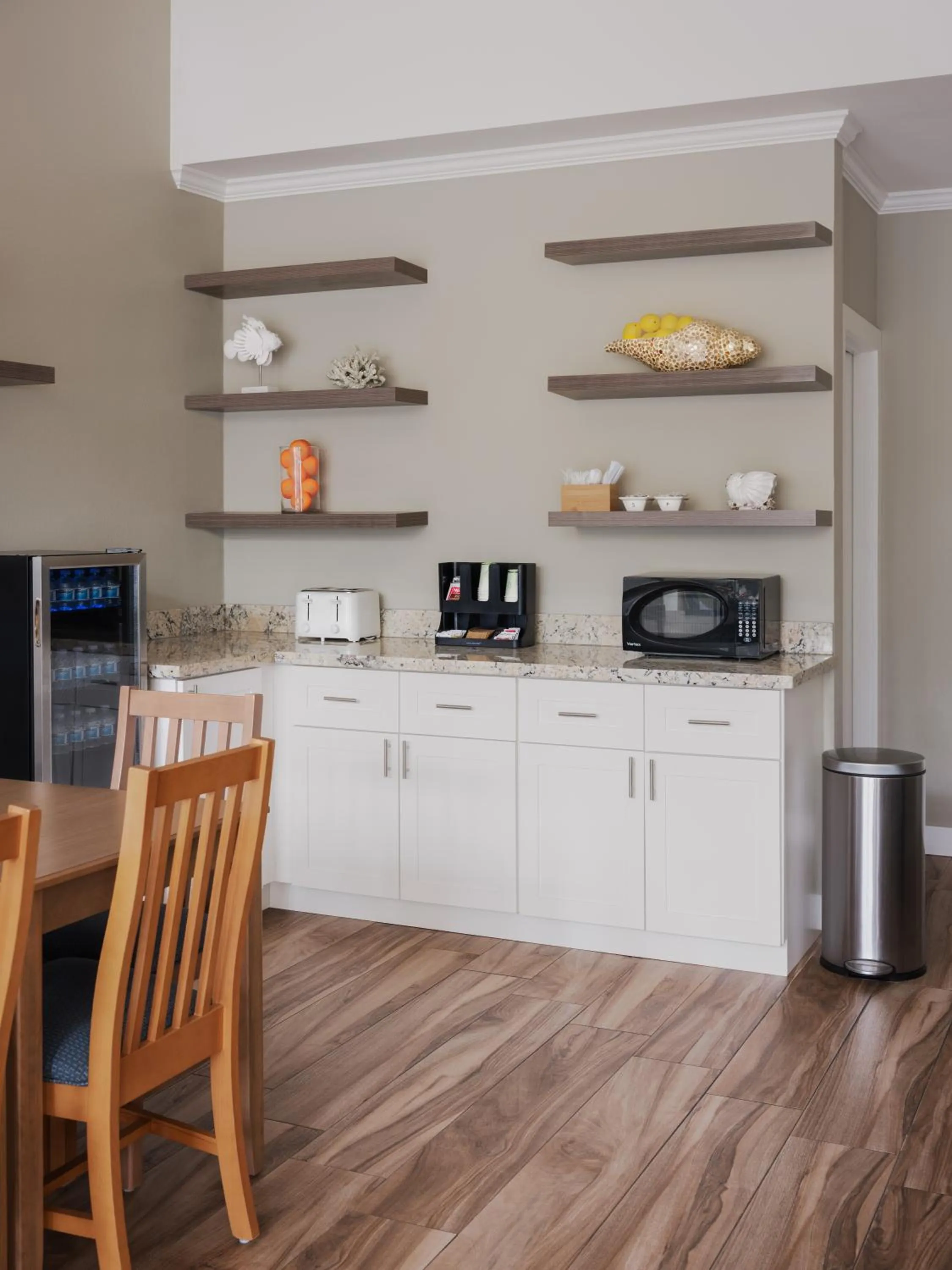 Coffee/tea facilities in Ocean View Inn