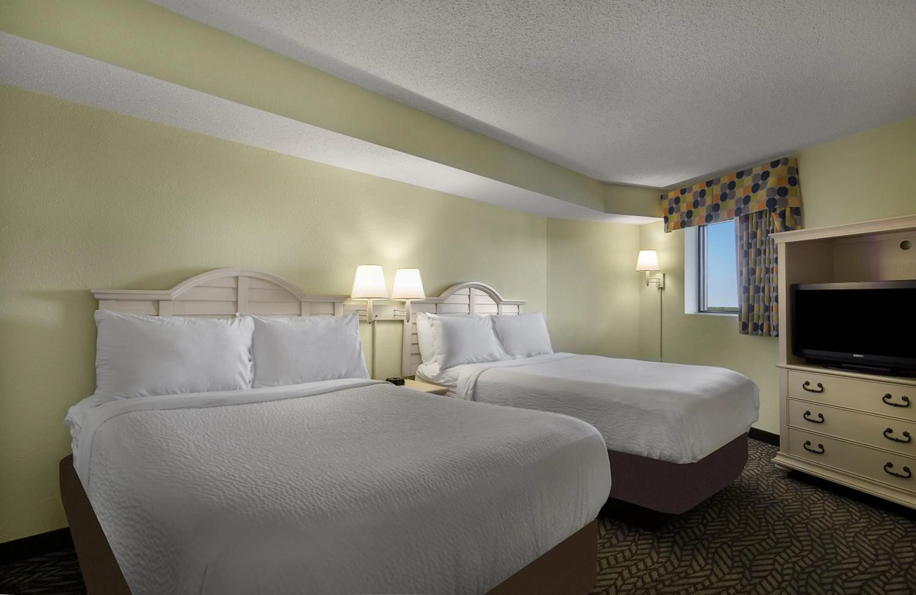Bedroom, Bed in Ocean Reef Resort