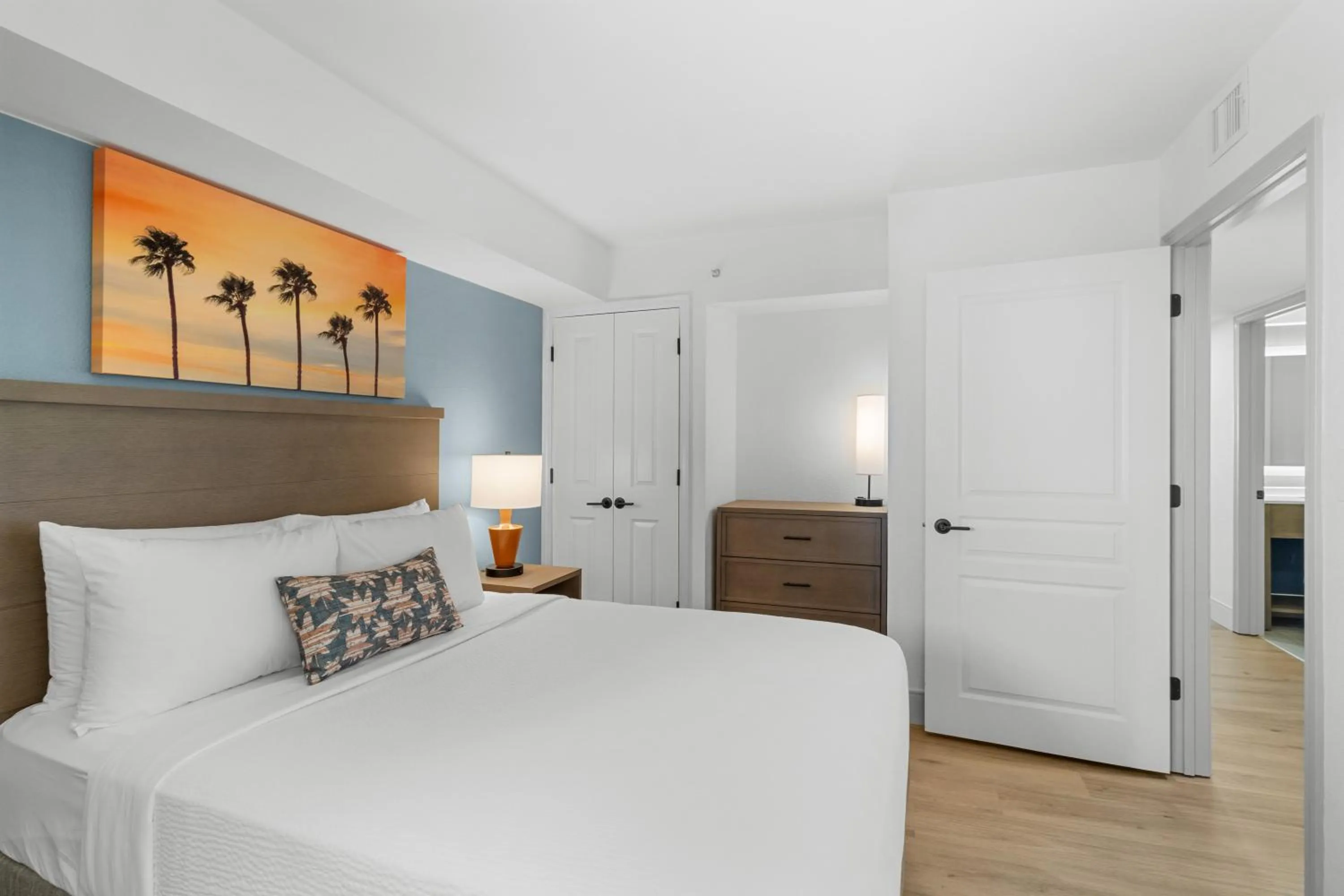 Bedroom, Bed in Ocean Reef Resort