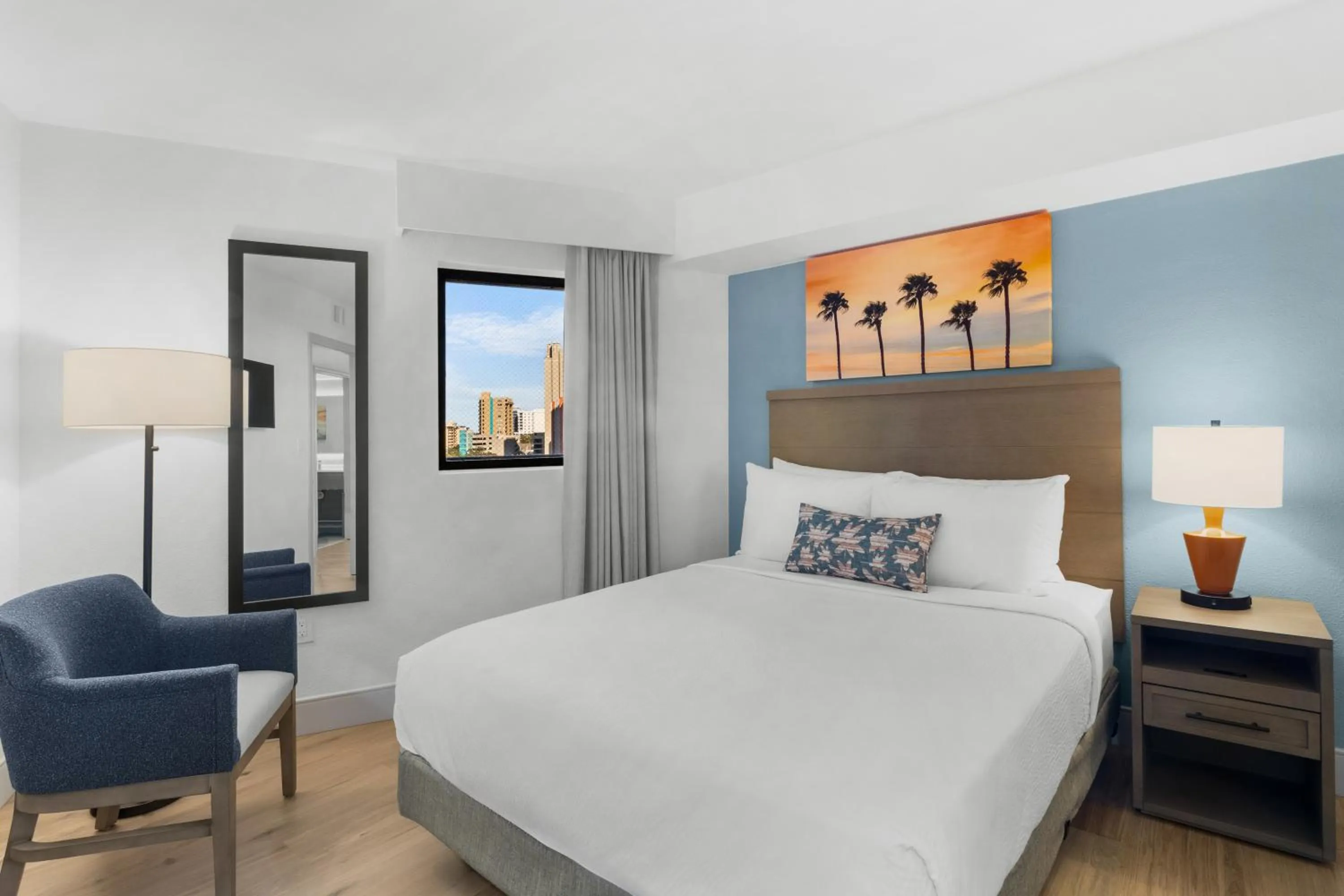 Bedroom, Bed in Ocean Reef Resort