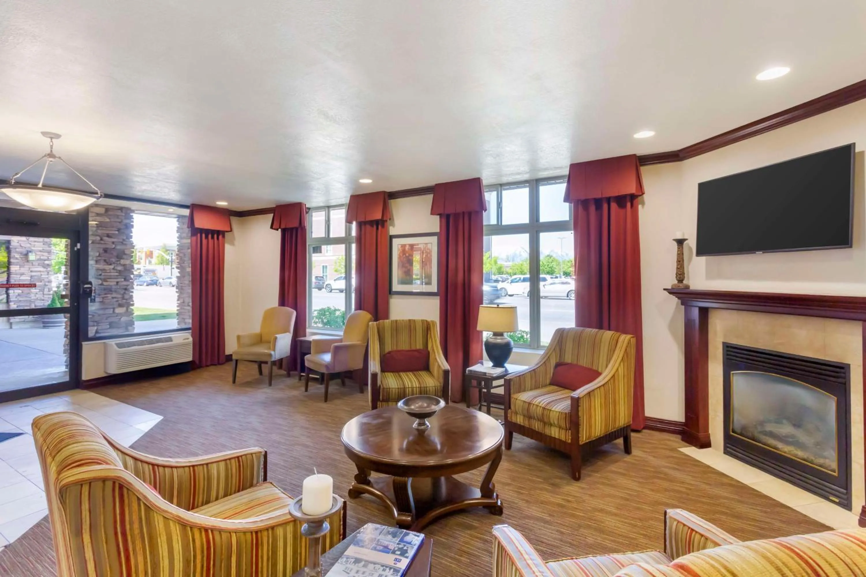 Lobby or reception in Best Western Plus Weston Inn