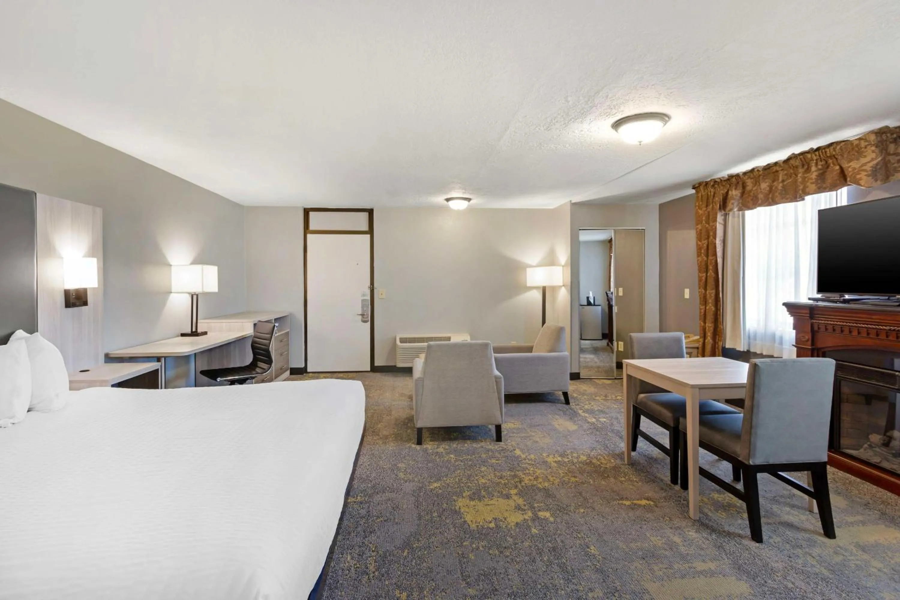 Bedroom, Bed in Best Western Plus Weston Inn