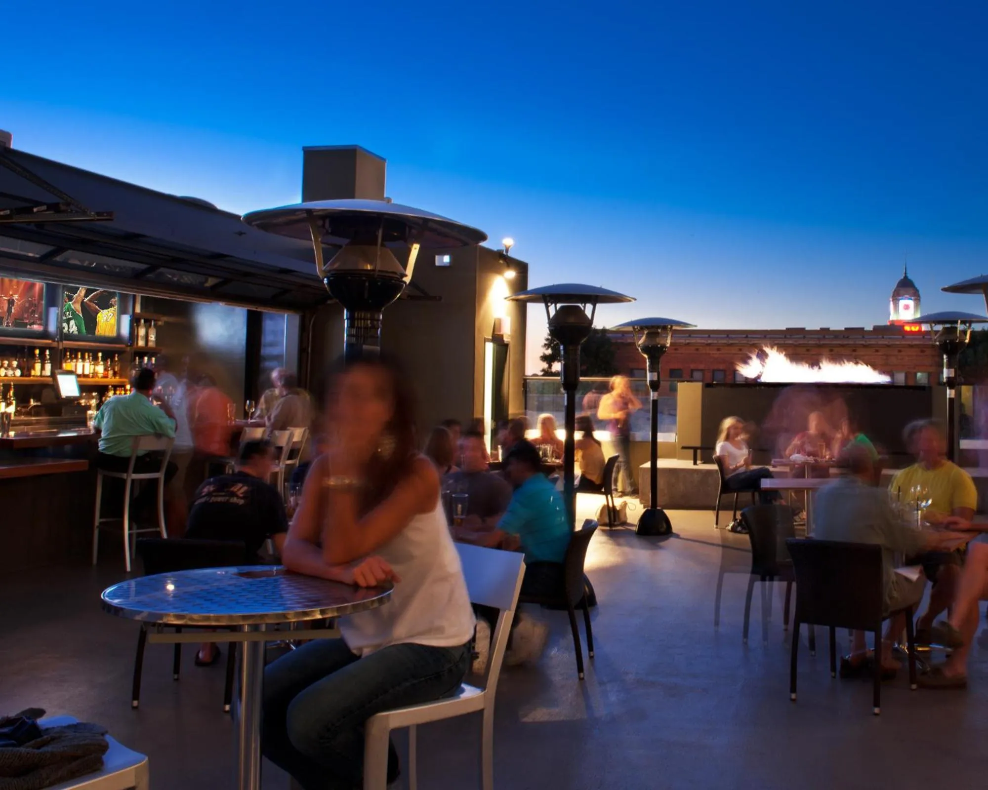 Restaurant/places to eat in Padre Hotel