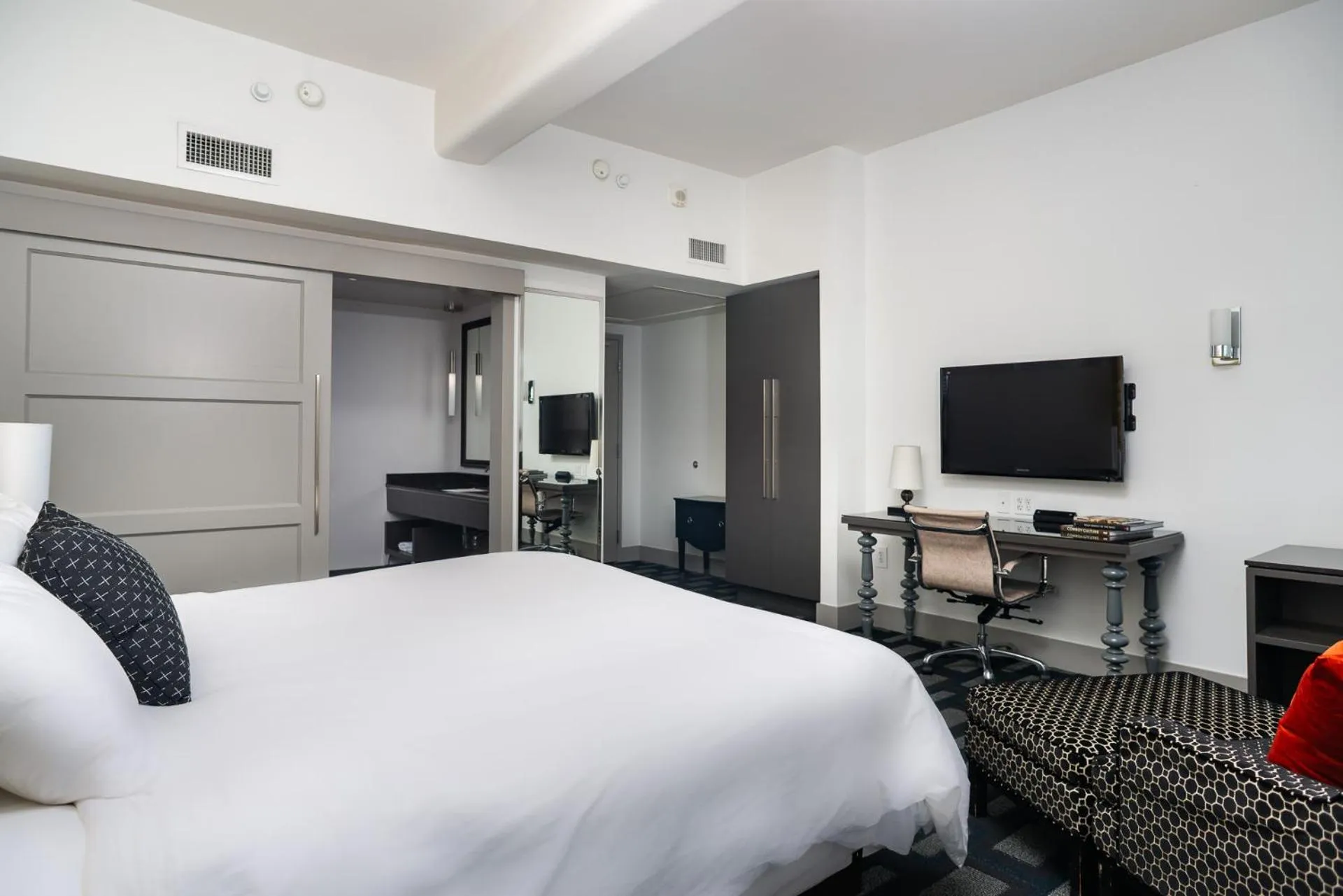 Bedroom, Bed in Padre Hotel