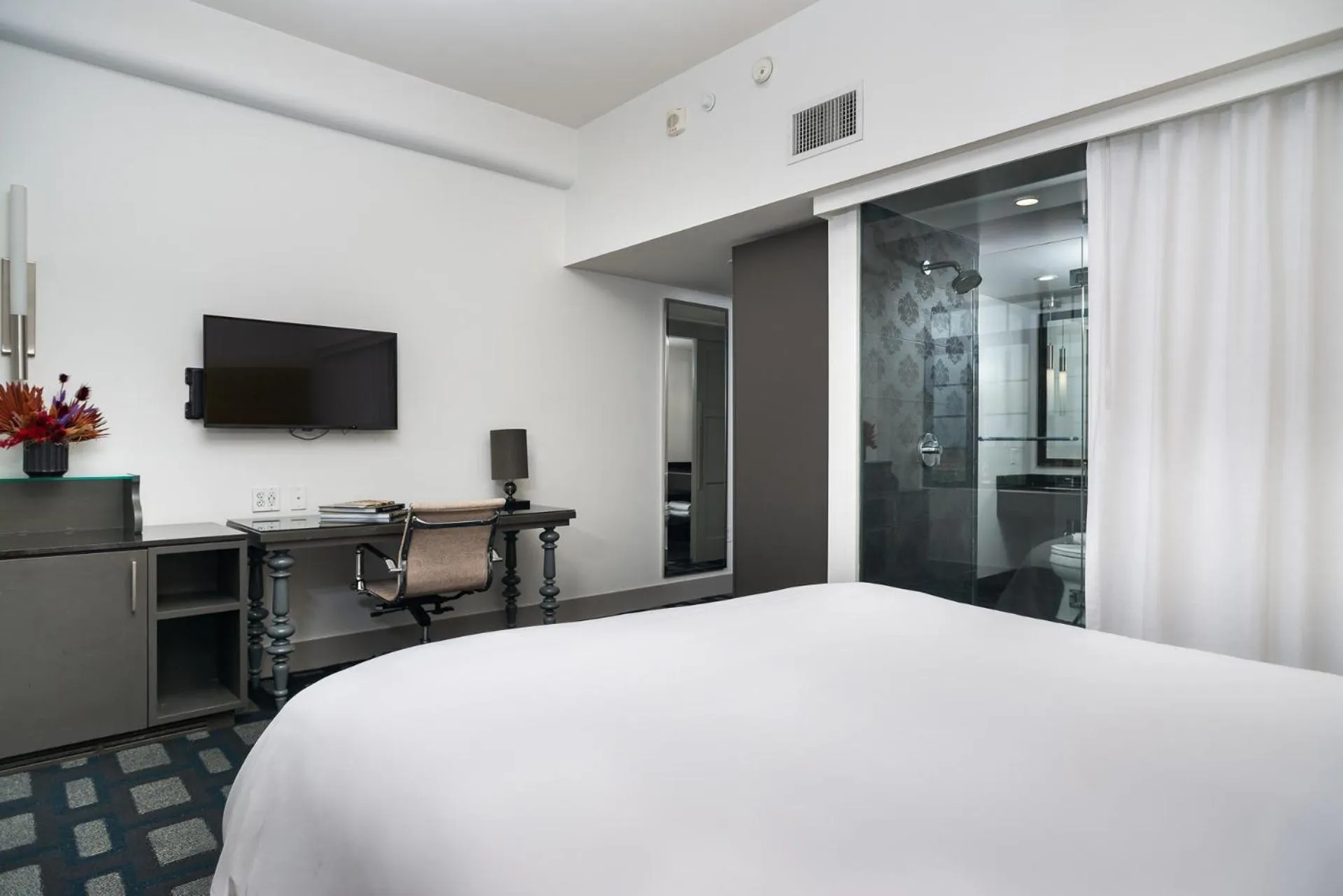 TV and multimedia, Bed in Padre Hotel