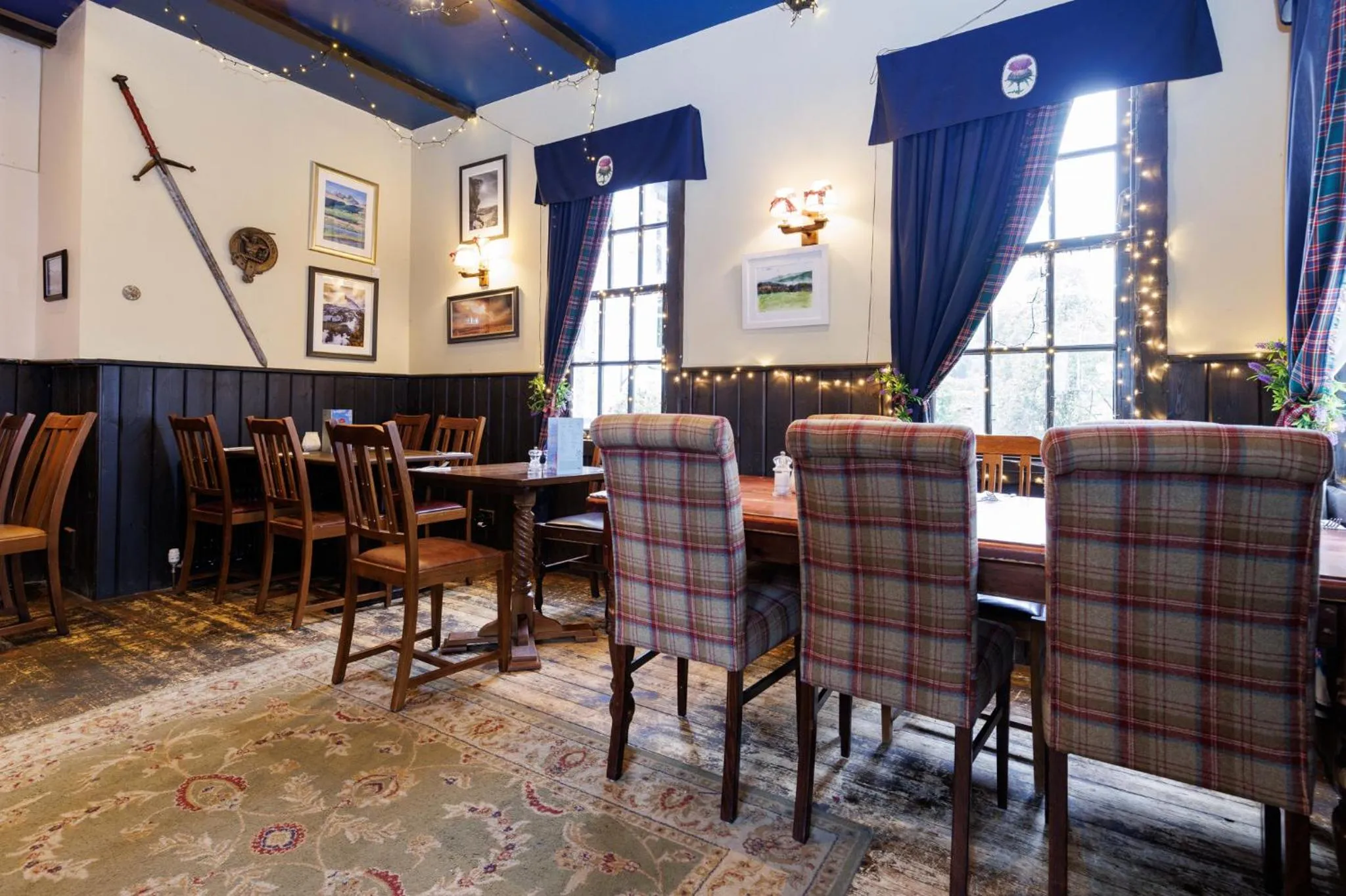 Restaurant/places to eat in Village Inn