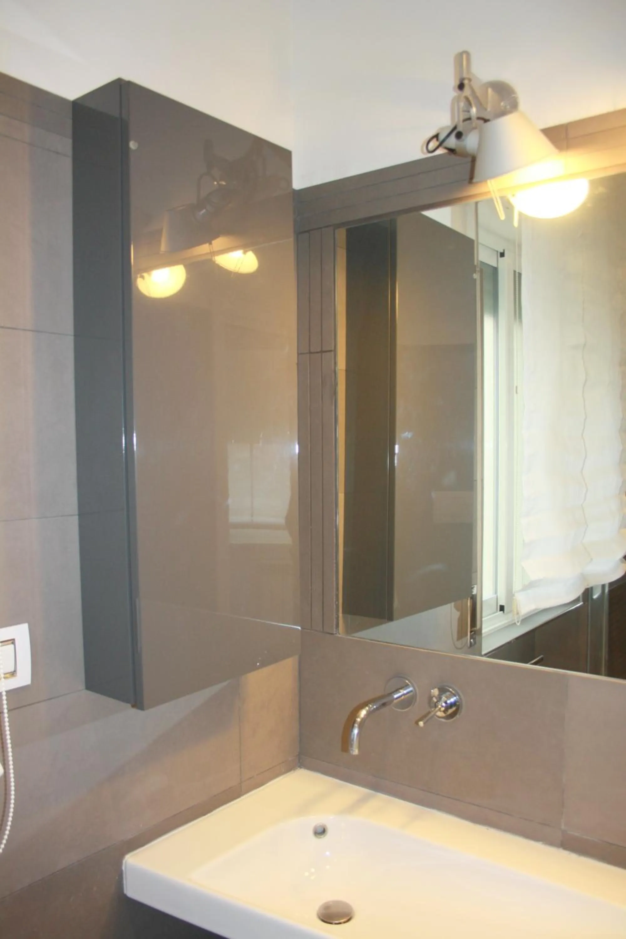 Shower in LA LOCANDA DELL'ARTE-DE GASPERI